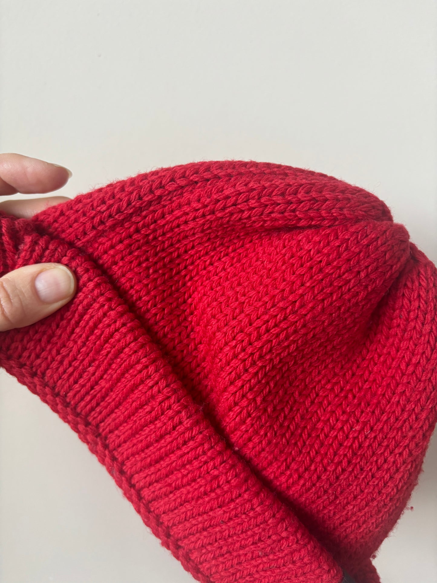 Red 100% merino wool hat