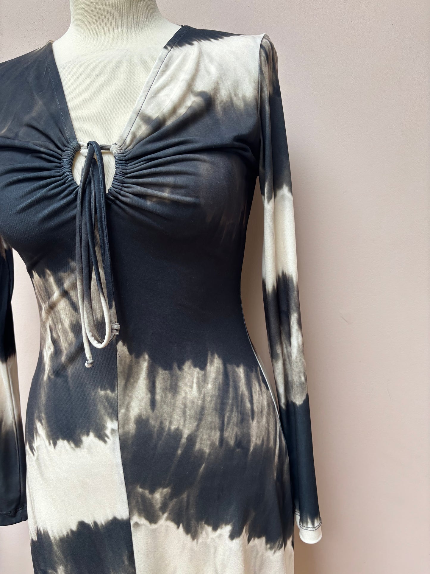 Print dress with tie front size Small