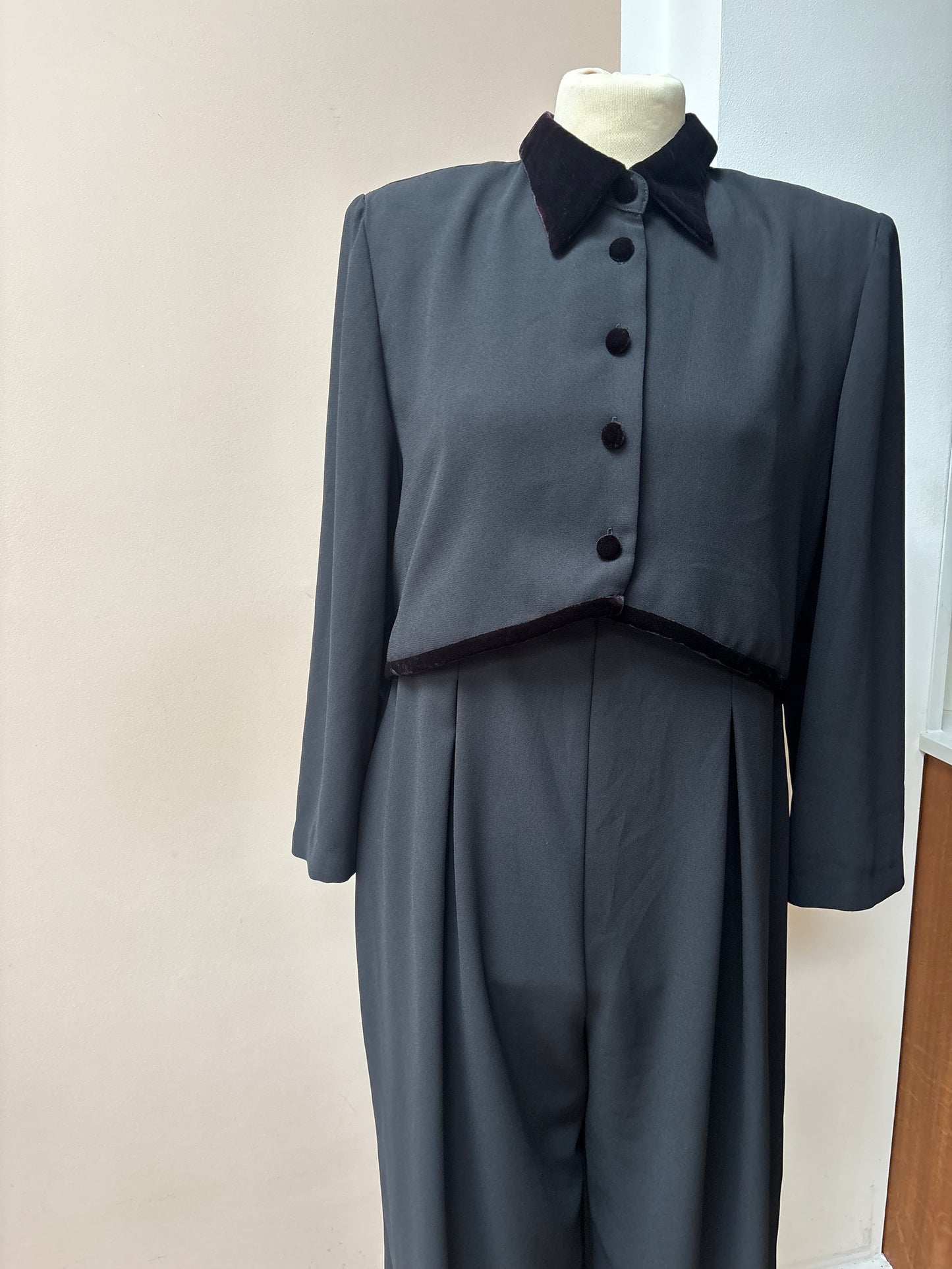 Vintage black velvet collar jumpsuit size 10