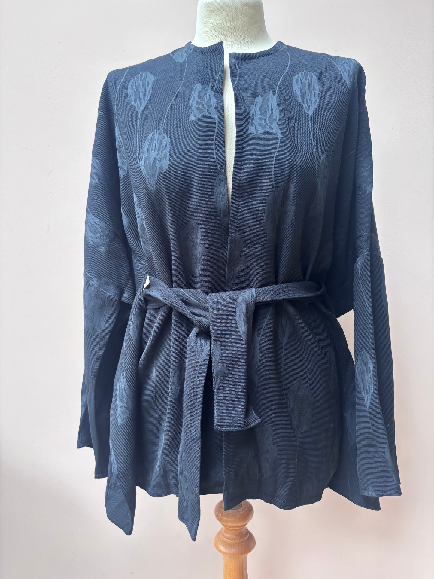 Vintage black embroidered top size 8/10