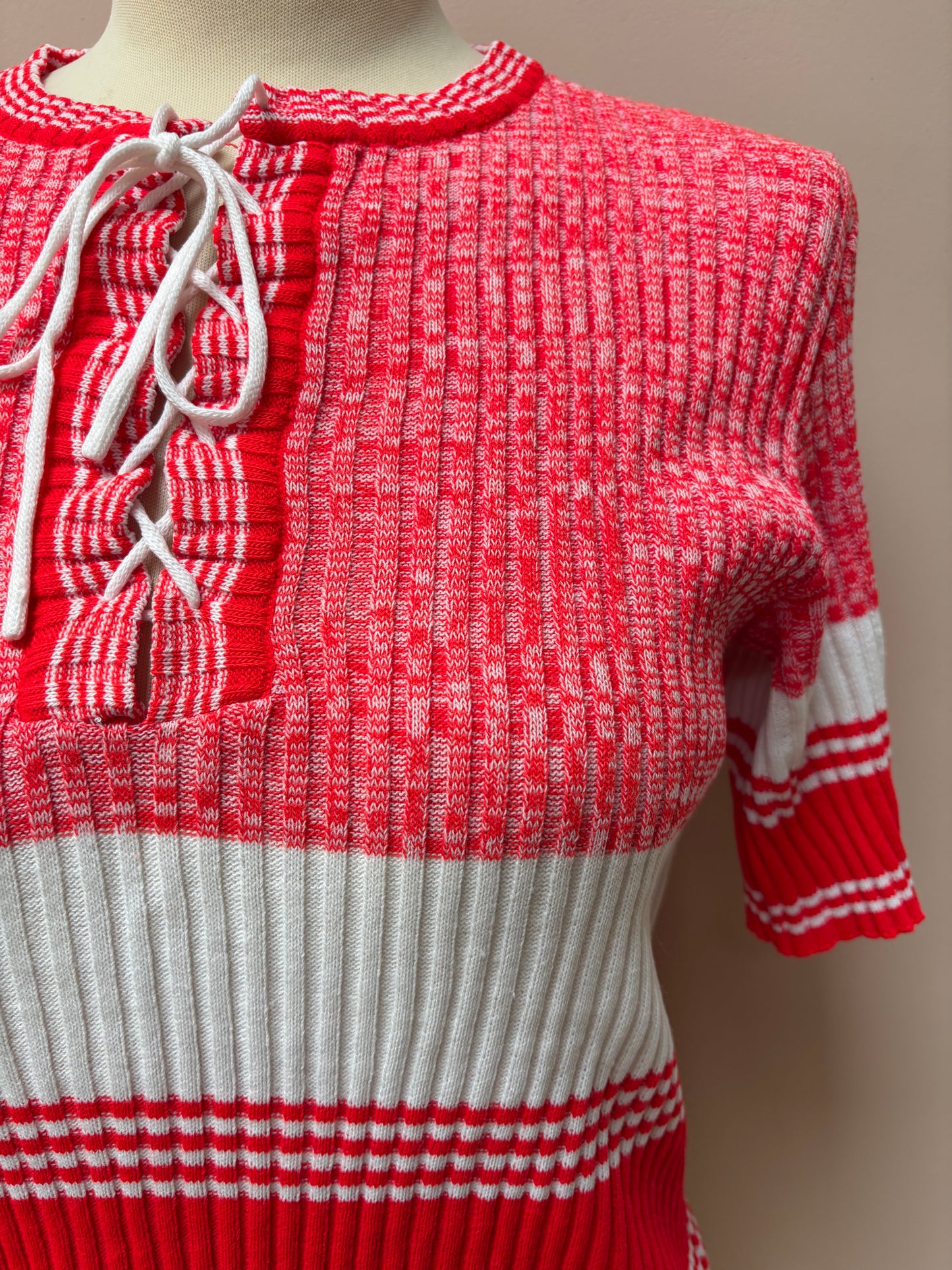 Vintage red white tie neck top size 10