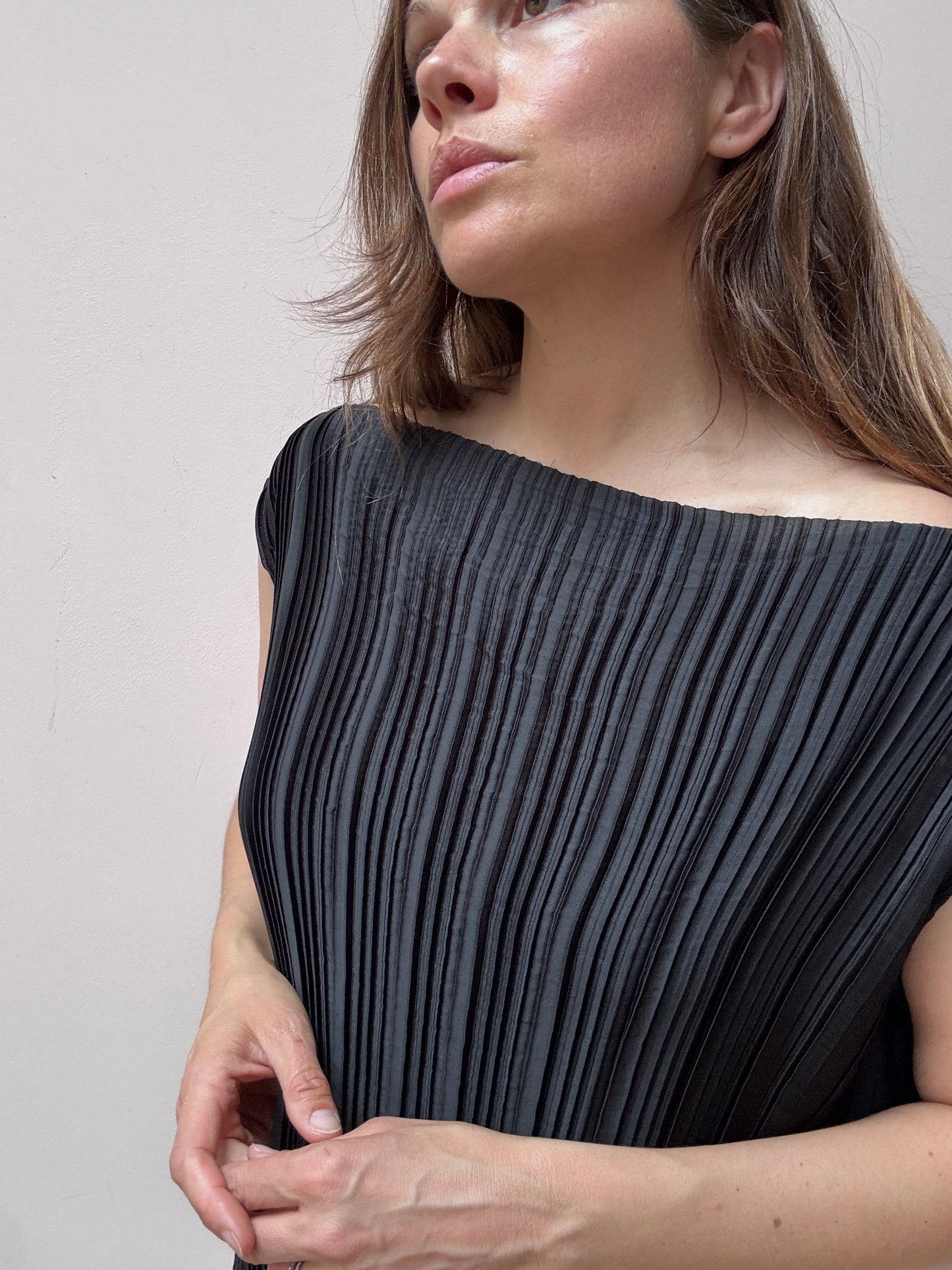 Black pleated oversized top size M