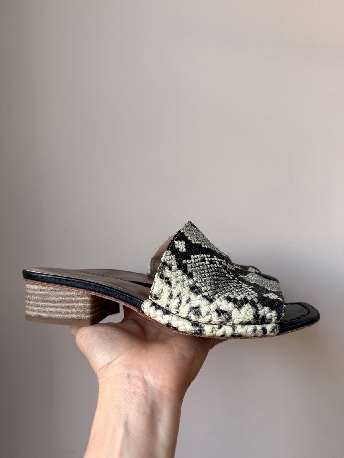 Snakeskin print leather shoes size UK5