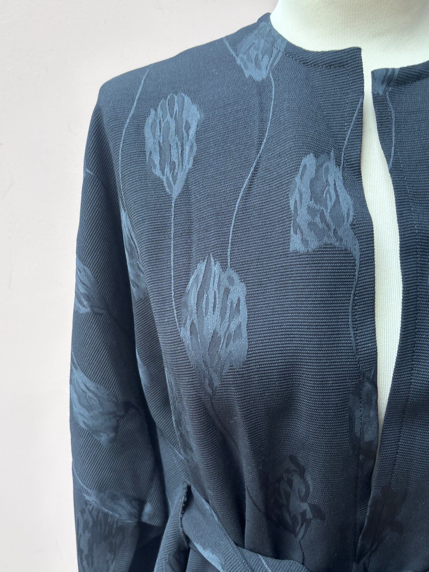 Vintage black embroidered top size 8/10