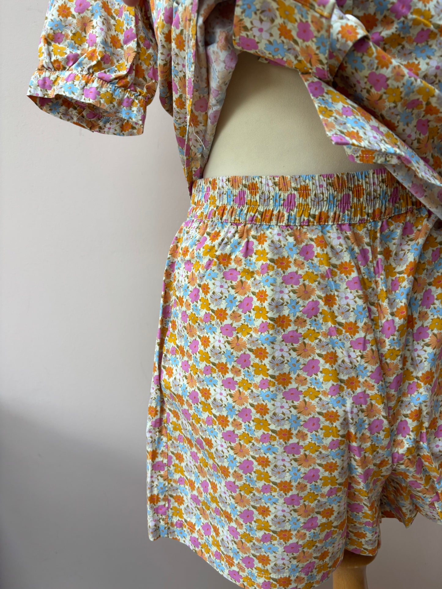 Floral cotton shorts set size 6/8 top size 10 bottom