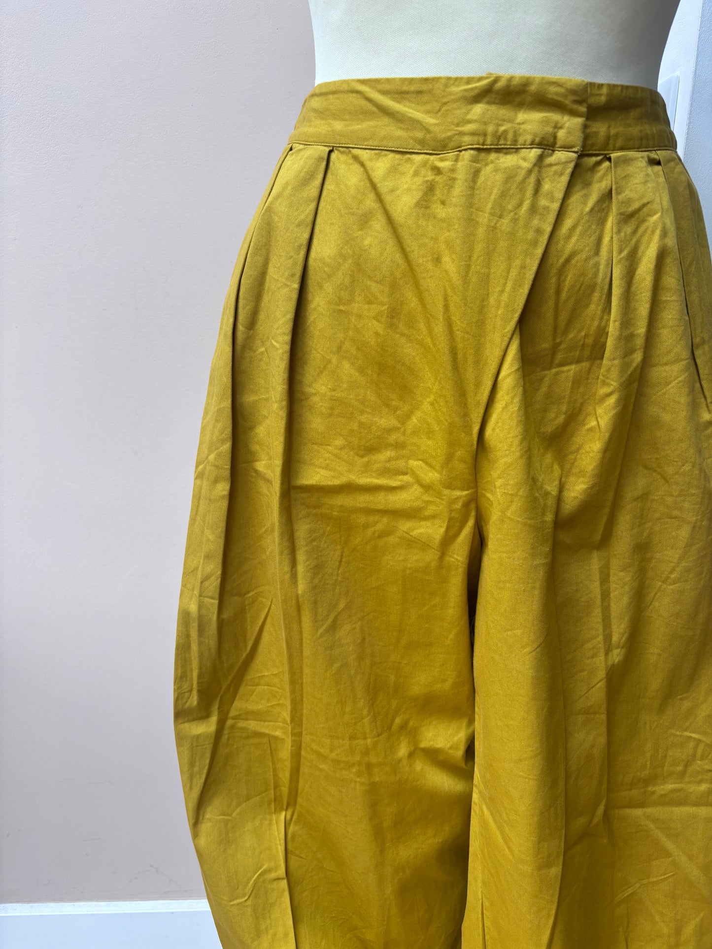 Mustard barrel shape cotton trousers size 10