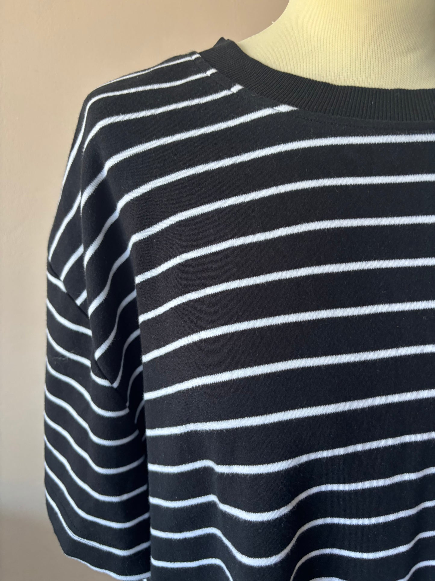 100% cotton boxy striped tshirt size 22