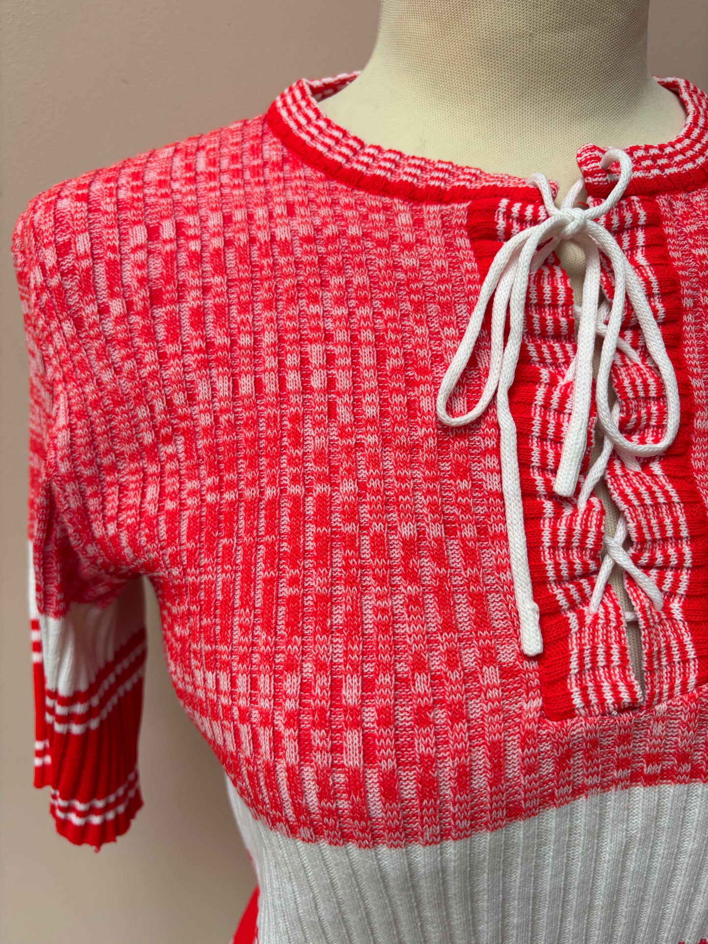 Vintage red white tie neck top size 10