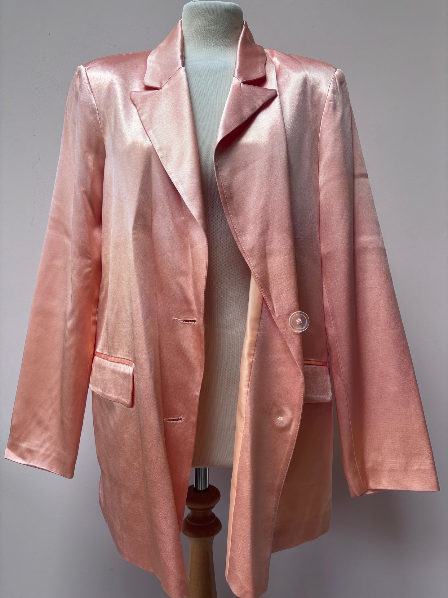 Salmon satin blazer size 12/14