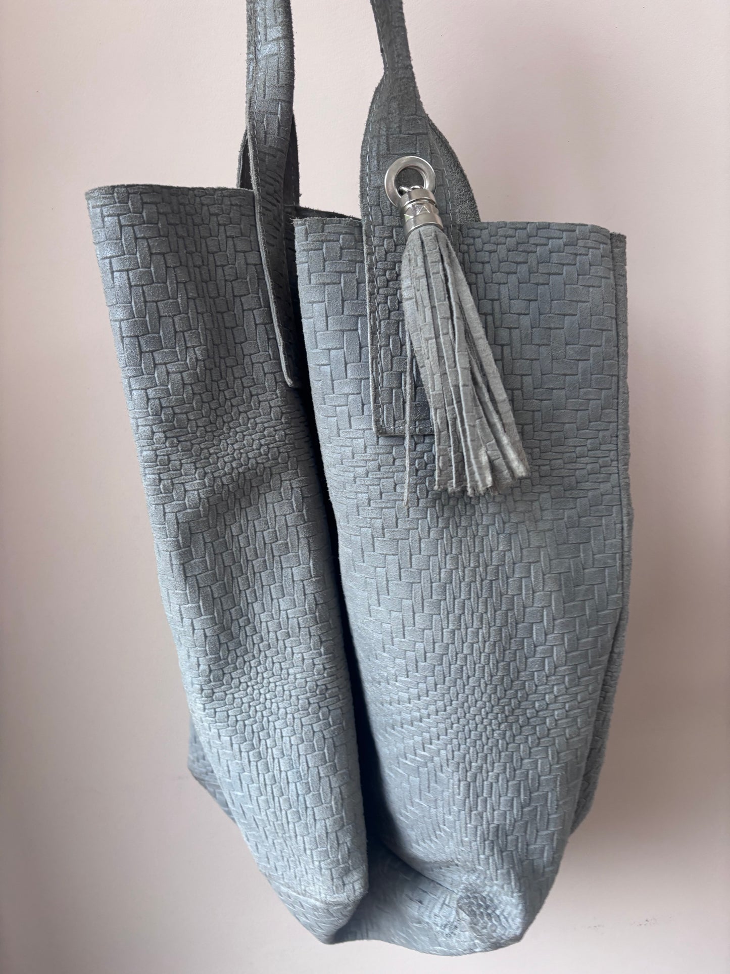 Grey suede bag with tassel