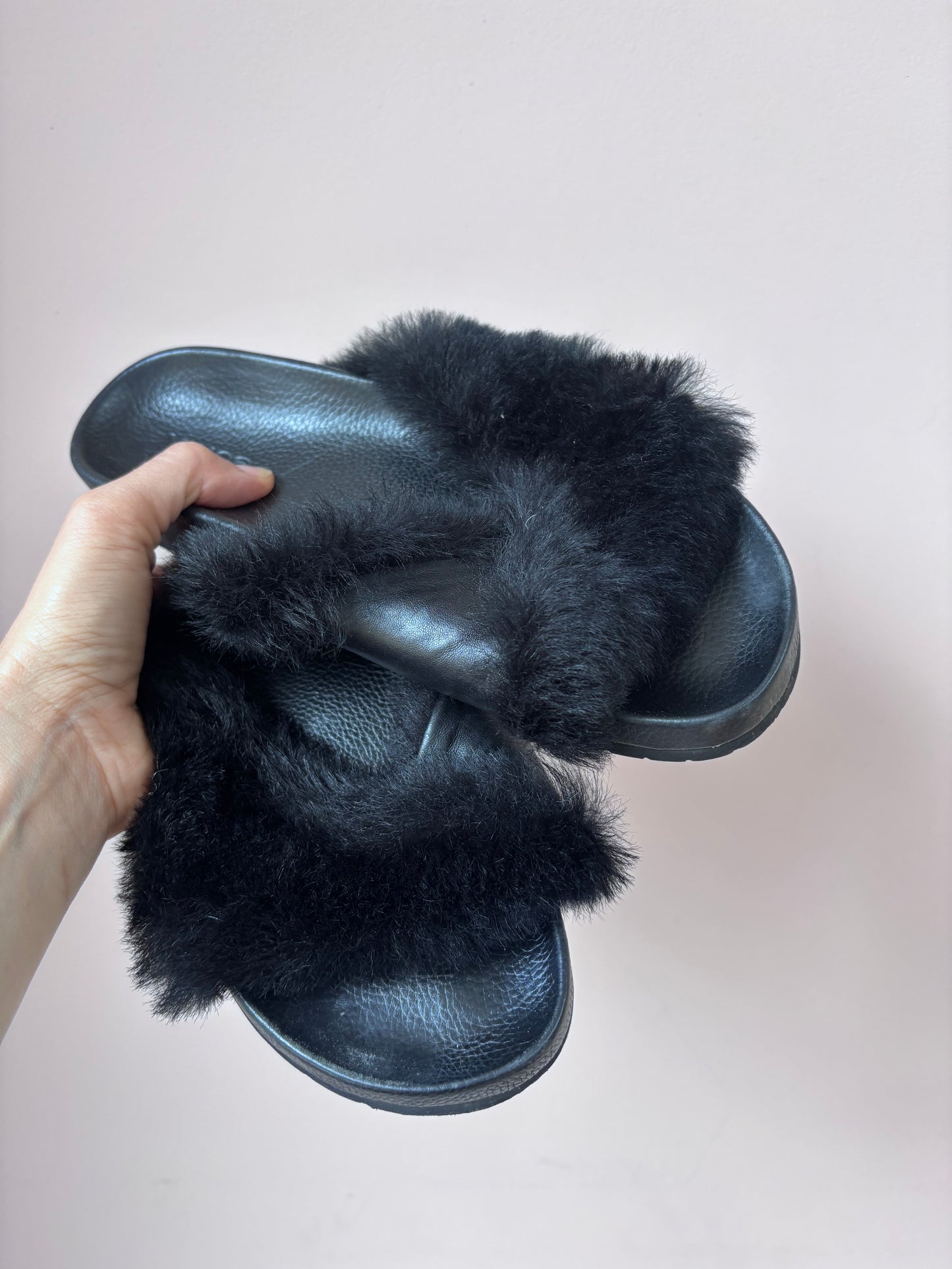 Vince black leather and shearling flats size UK4.5