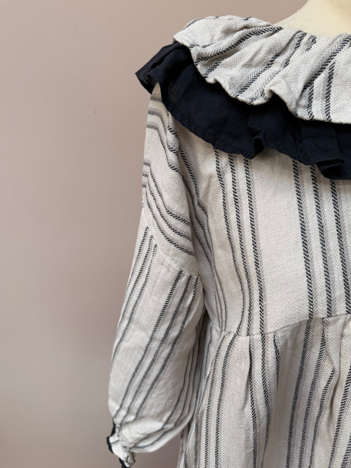 Benjamin Fox 100% thick linen dress with collar