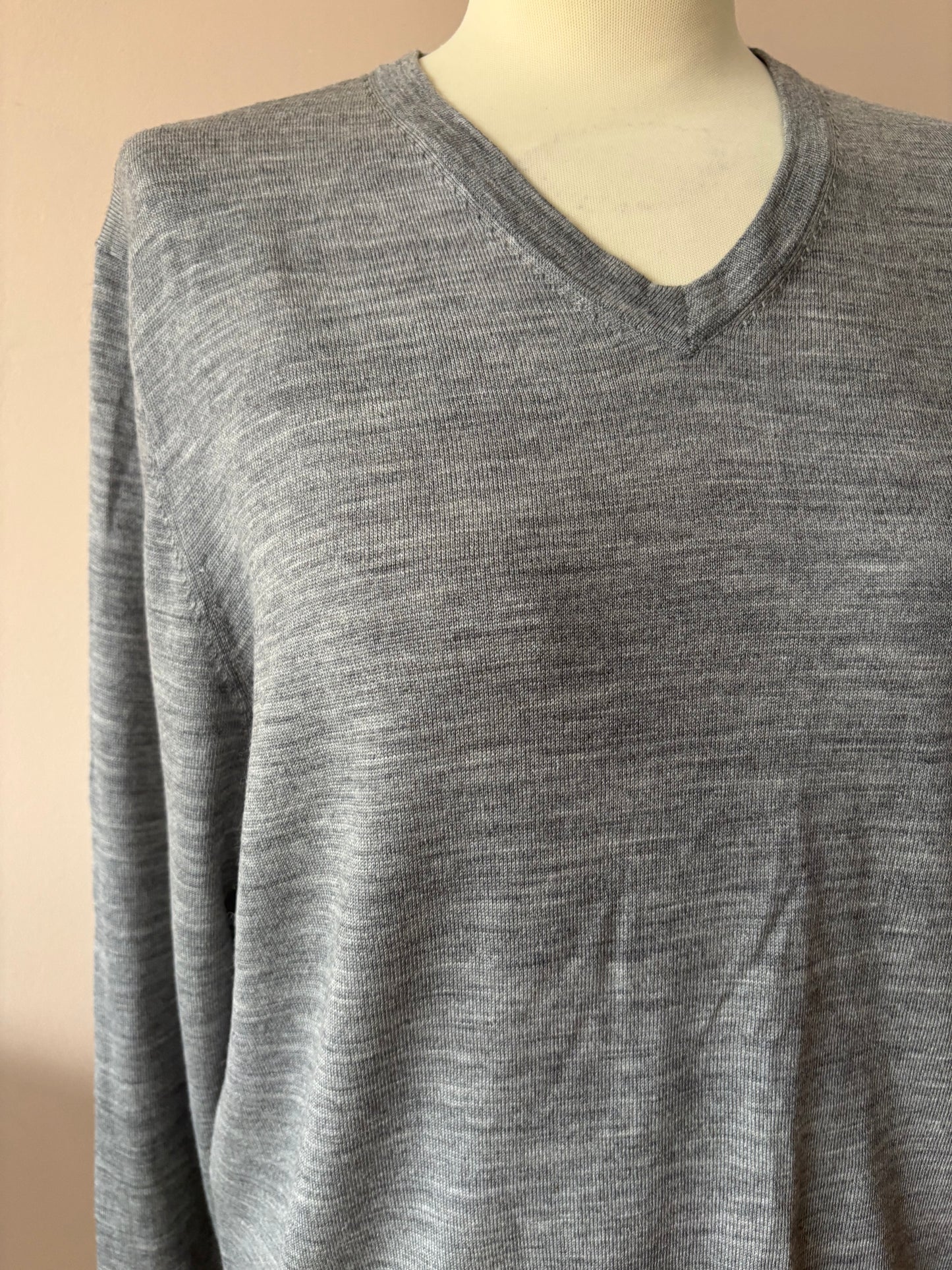 100% grey merino wool jumper size Medium