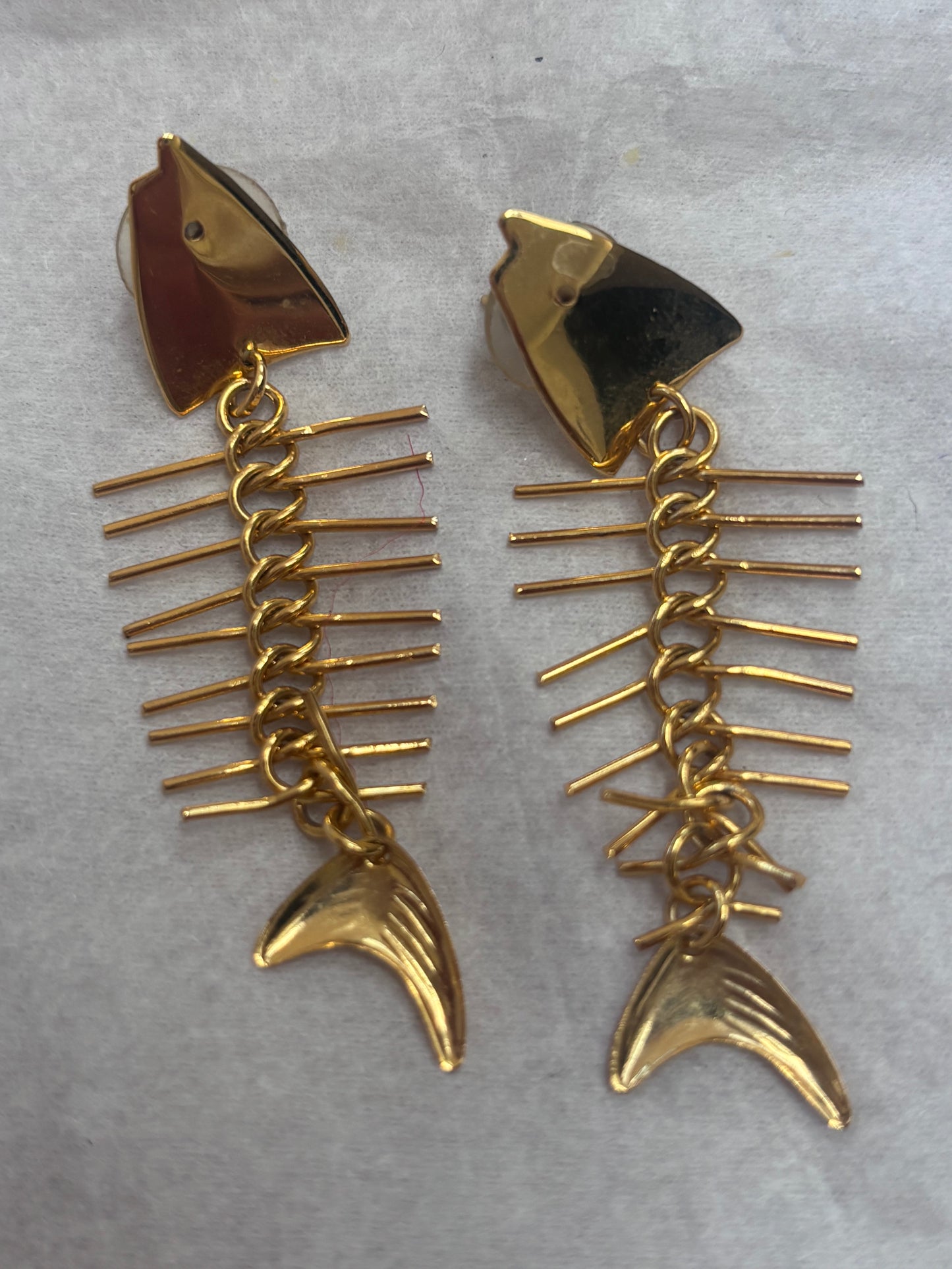 Gold fishbone earrings
