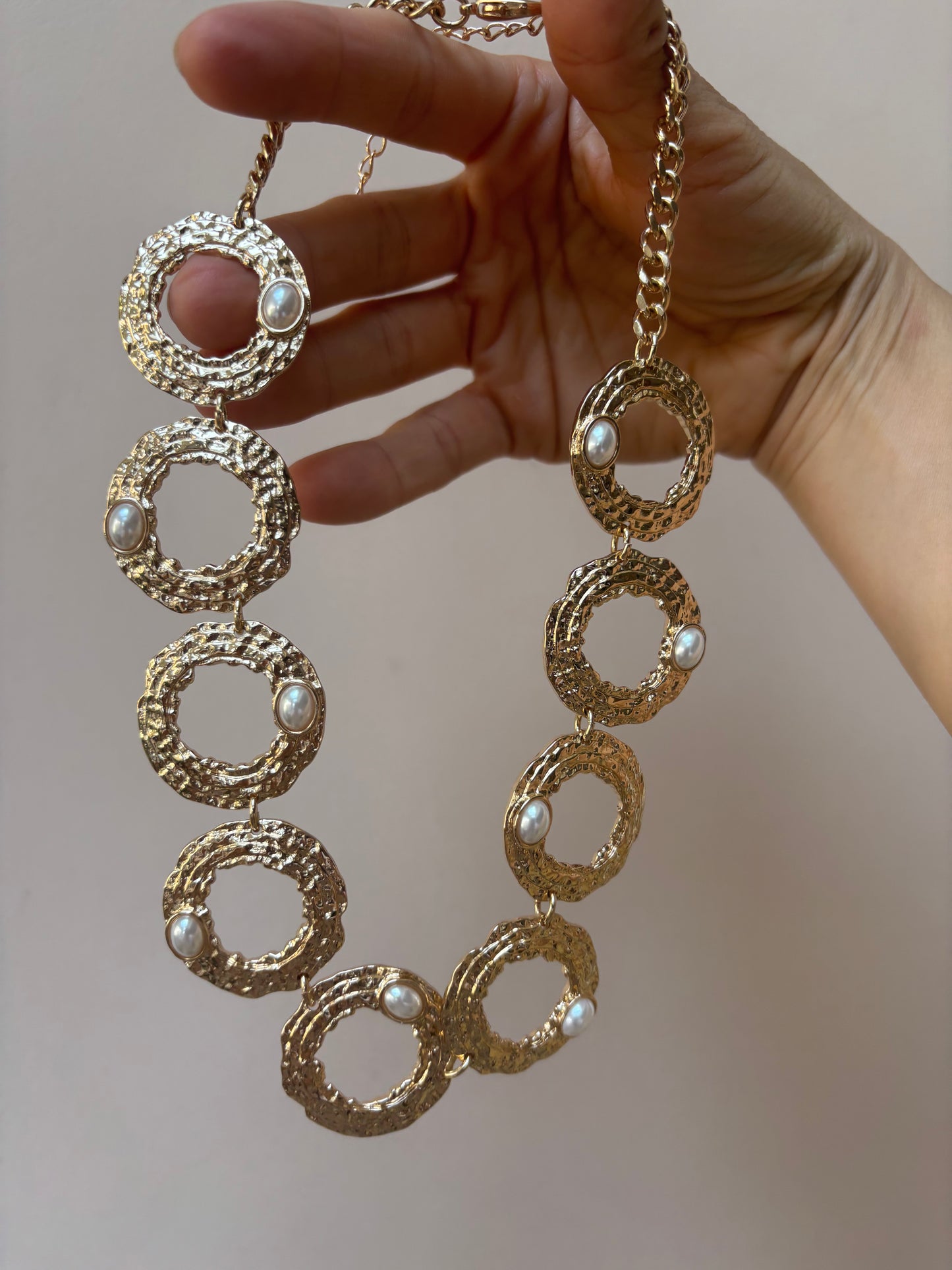Gold circle chain necklace with pearl detail