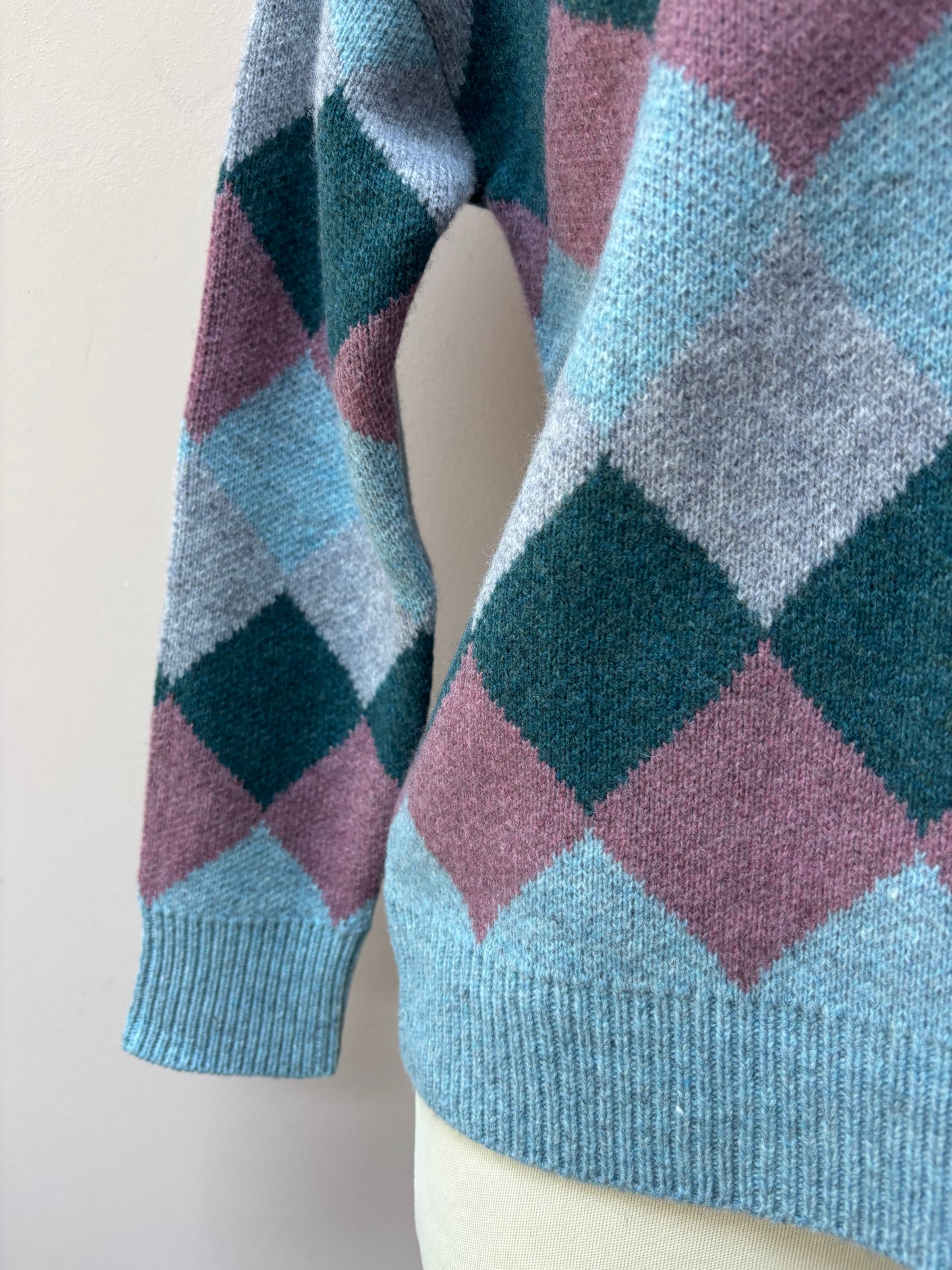 Vintage 100% Lambswool jumper size Small