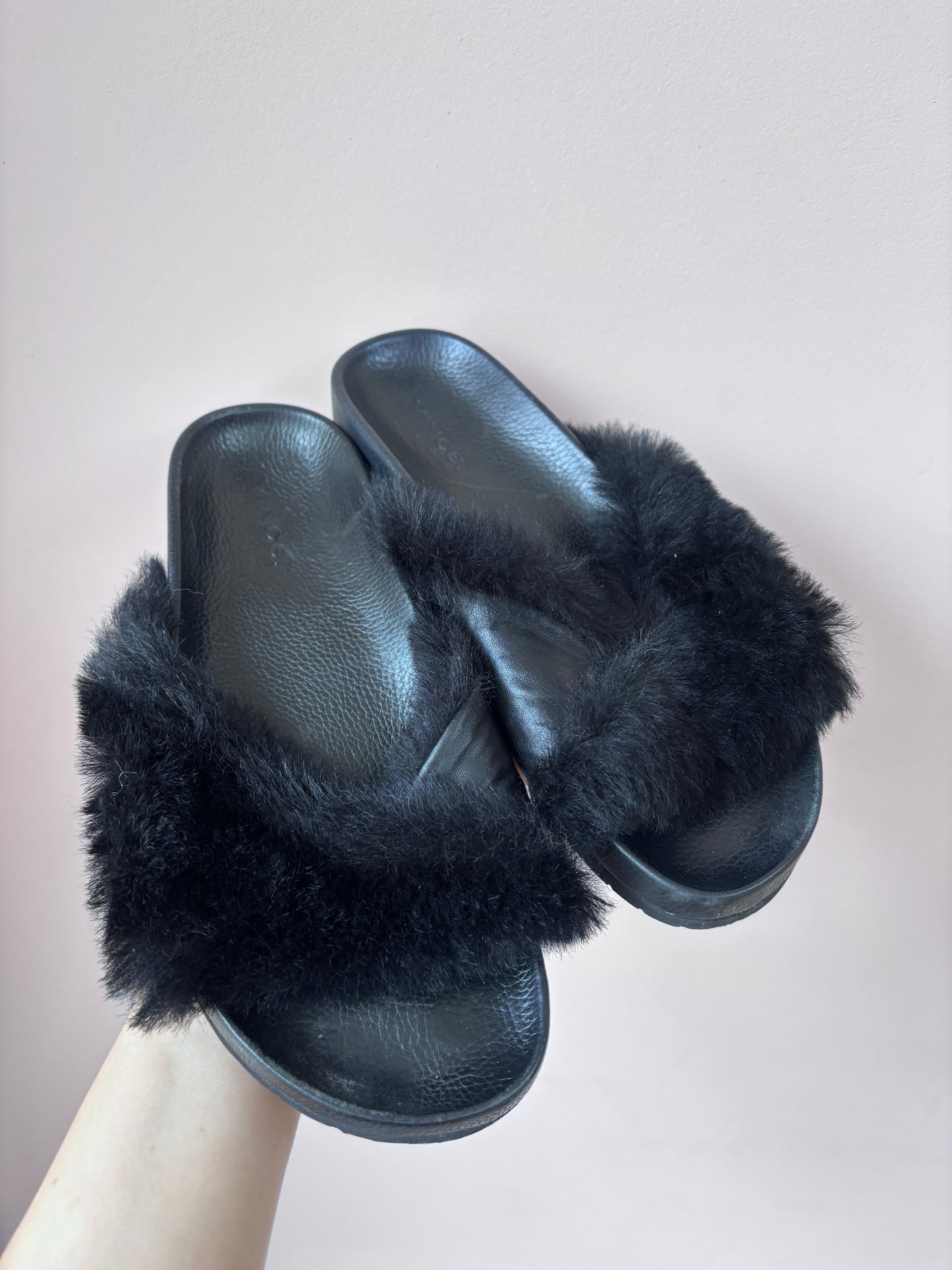 Vince black leather and shearling flats size UK4.5