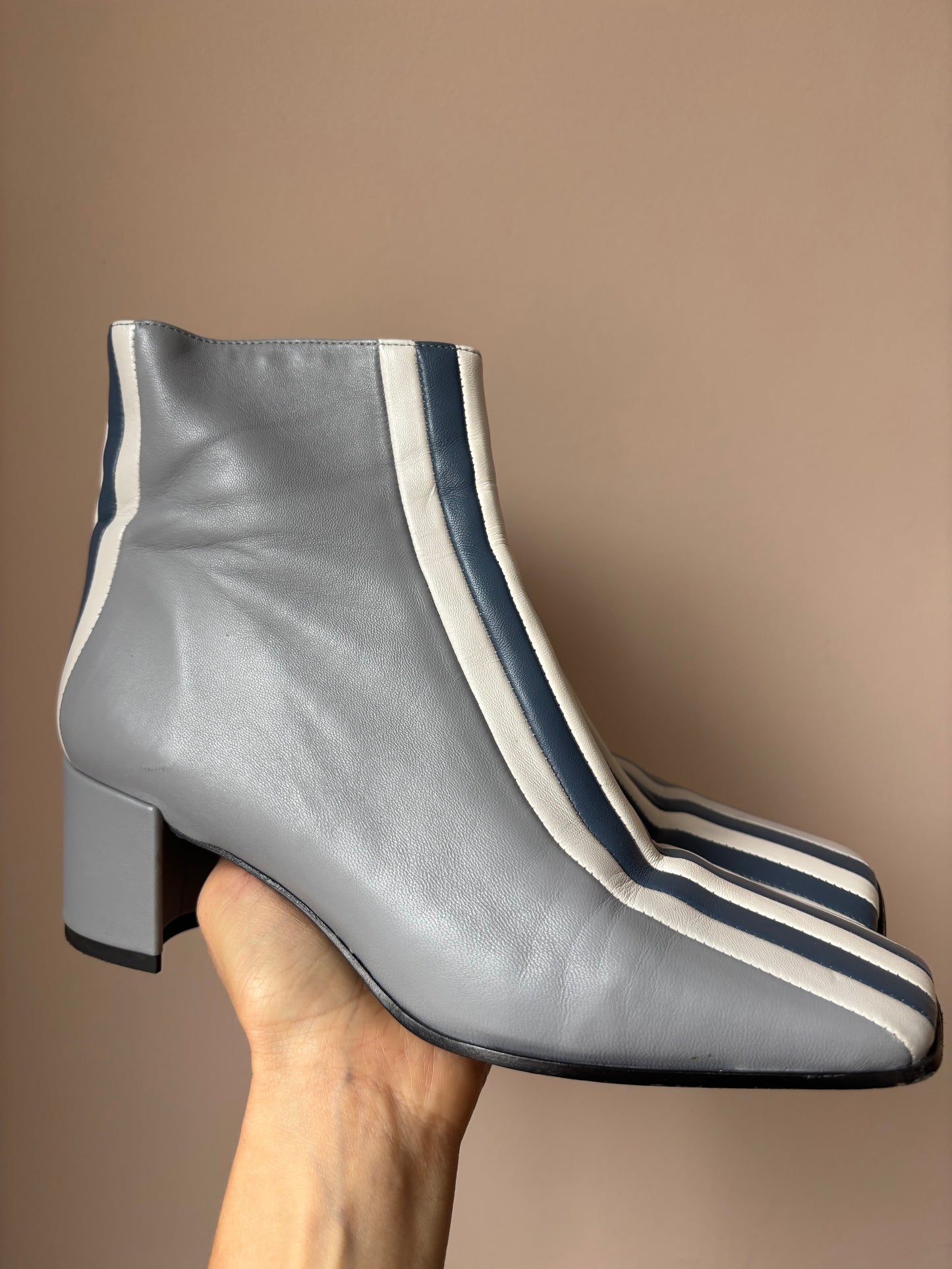 Striped pale blue leather boots size UK4
