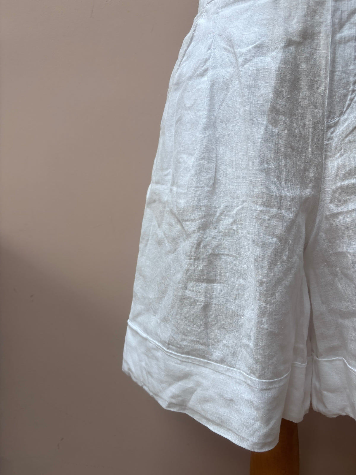 United Colours of Benetton white linen shorts 8/10