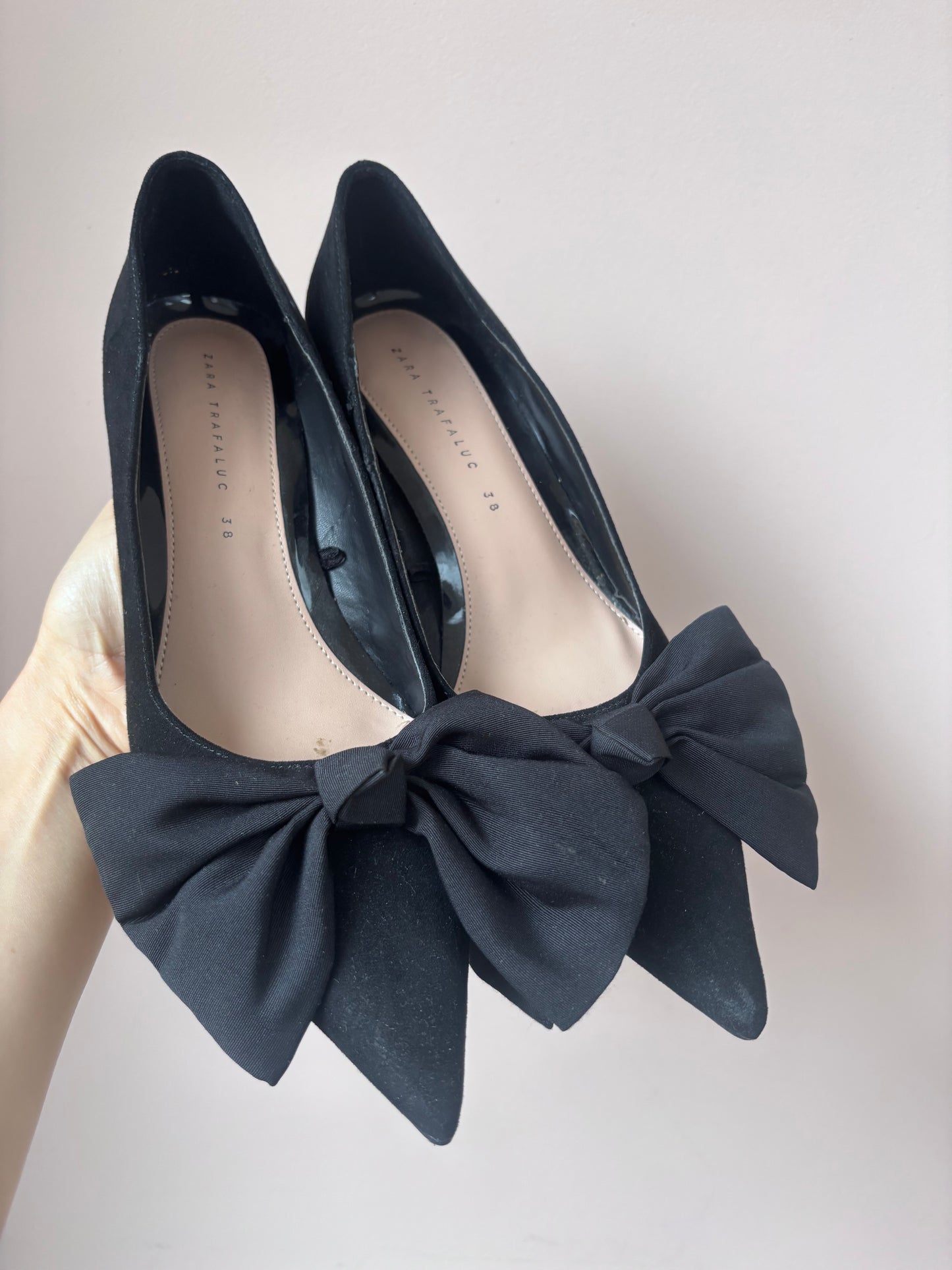 Black suede bow heels size 5