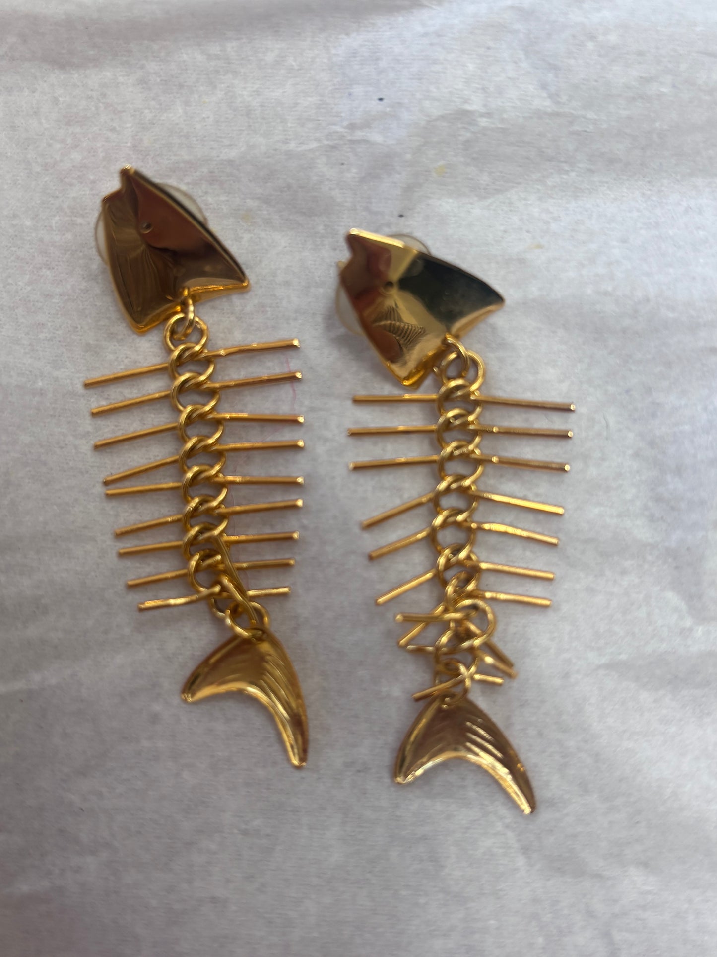 Gold fishbone earrings