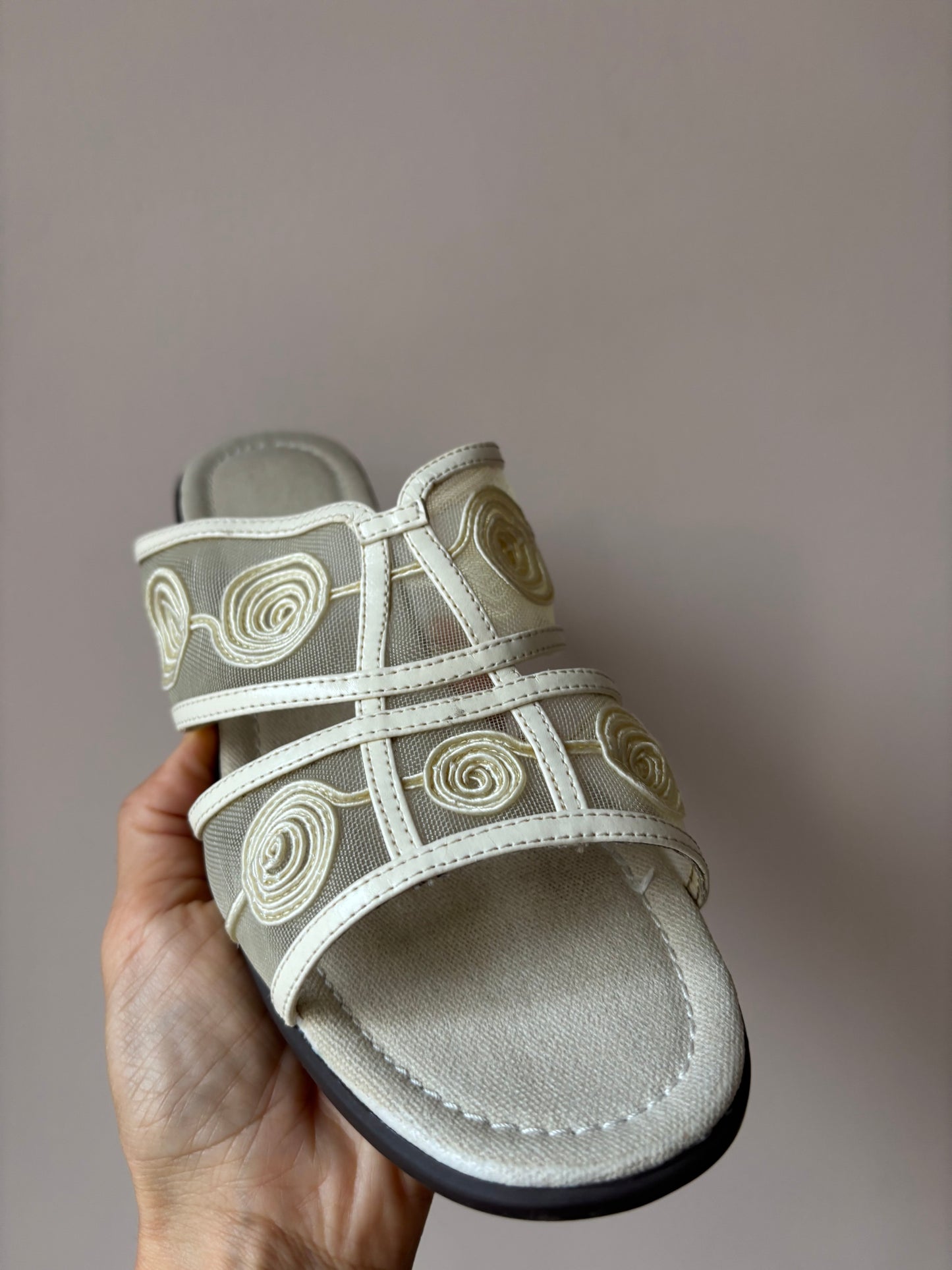 Vintage mesh shoes size UK5.5