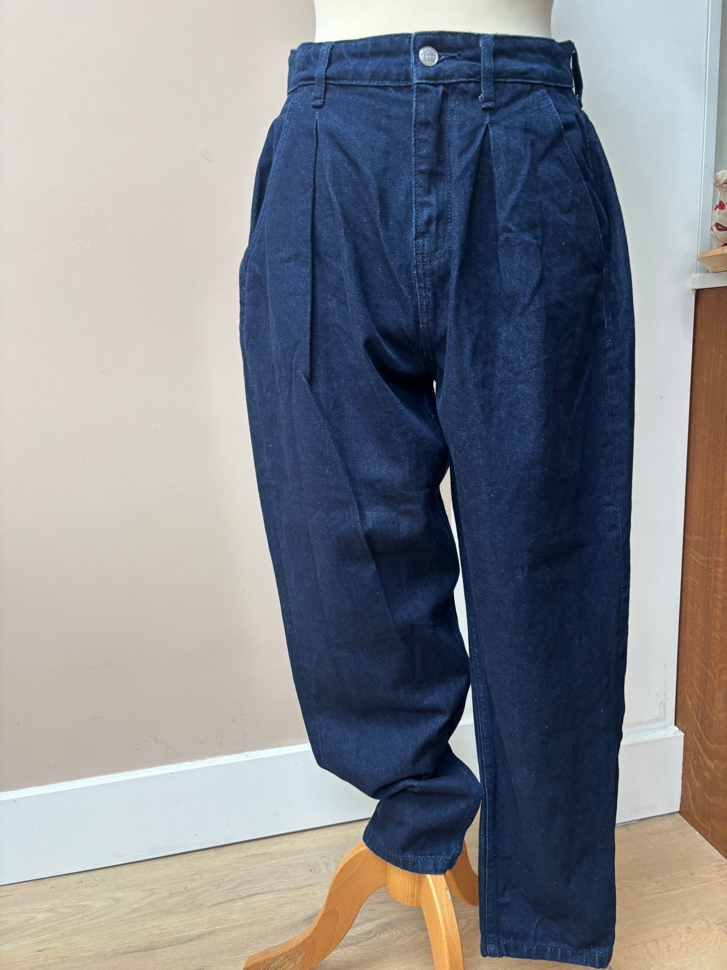 Dark blue fab shape 100% cotton jeans size 10