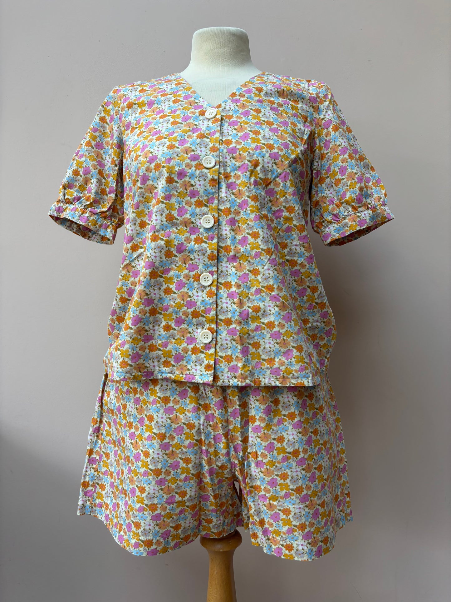 Floral cotton shorts set size 6/8 top size 10 bottom