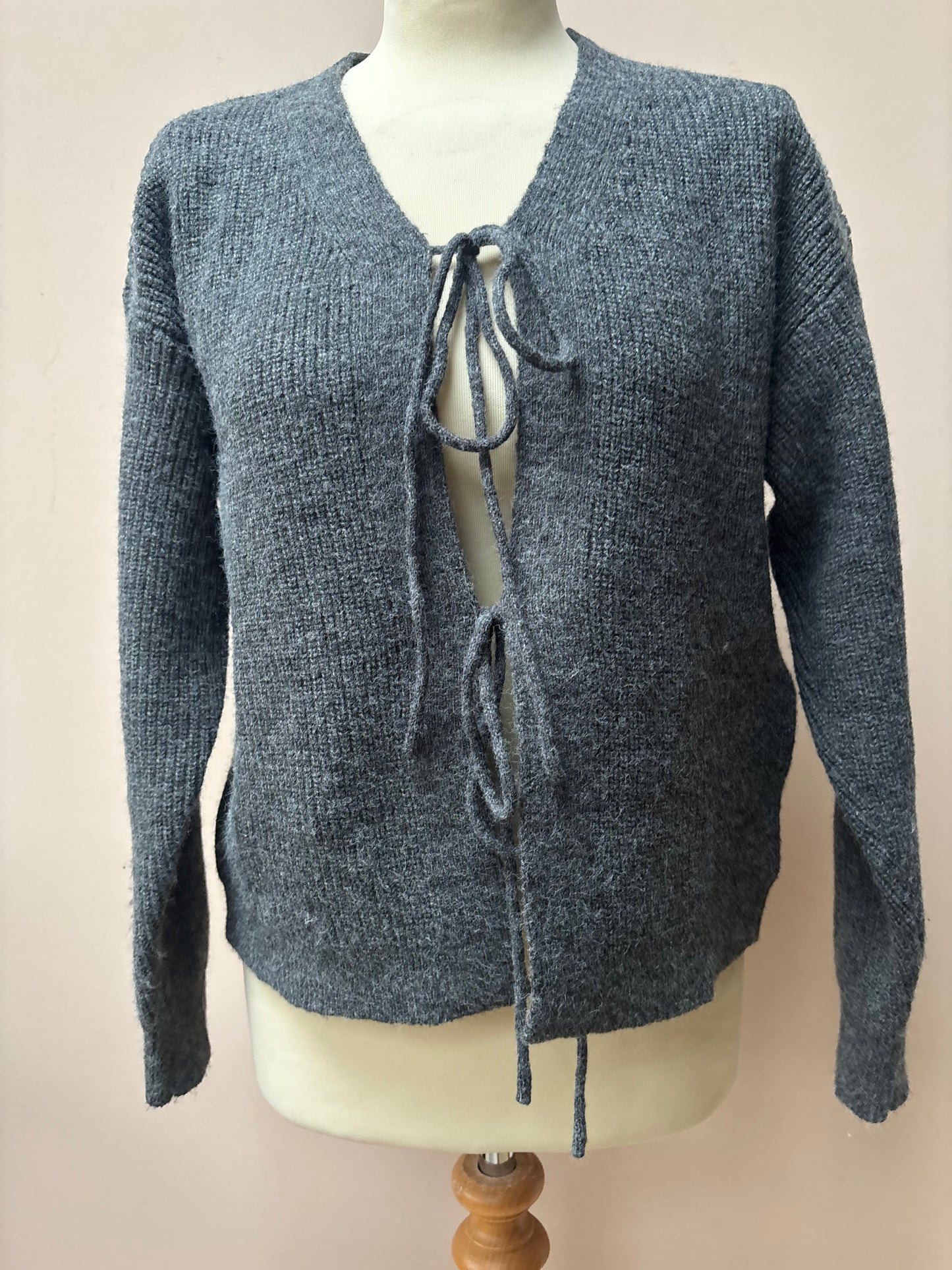 Grey knit front tie cardigan size 10