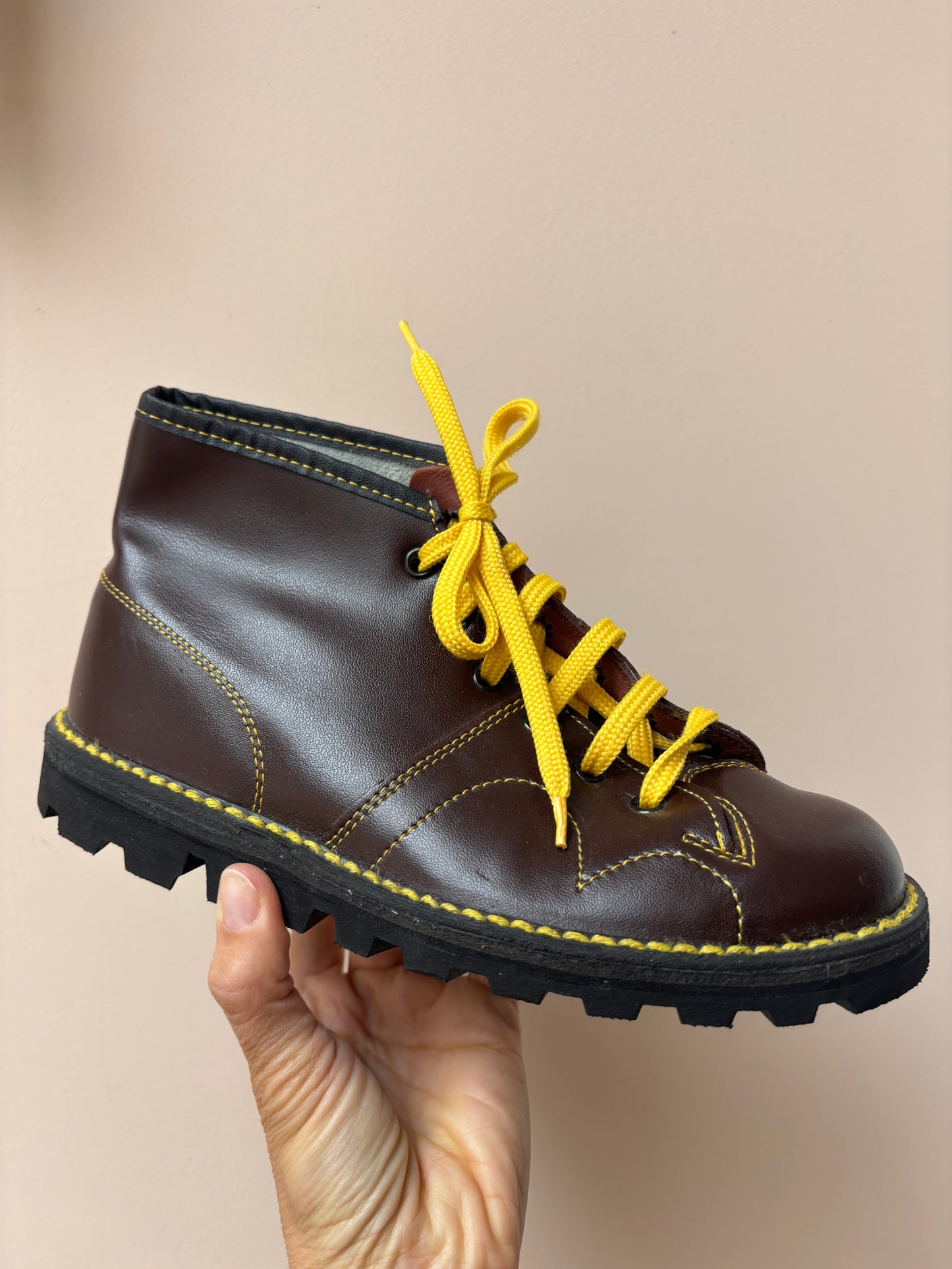 Vintage brown leather boots size UK4