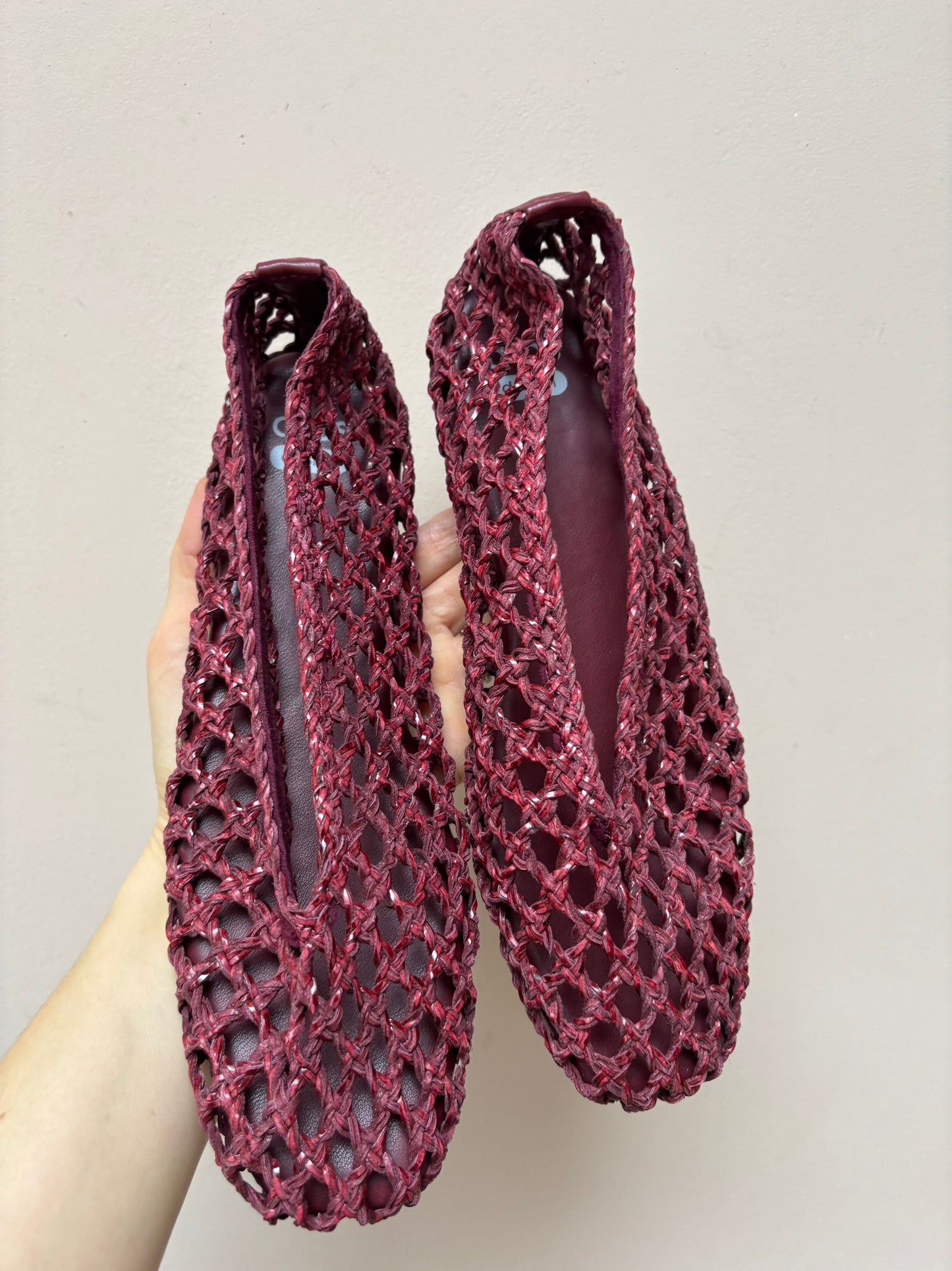 Burgundy woven flats size 38 UK5