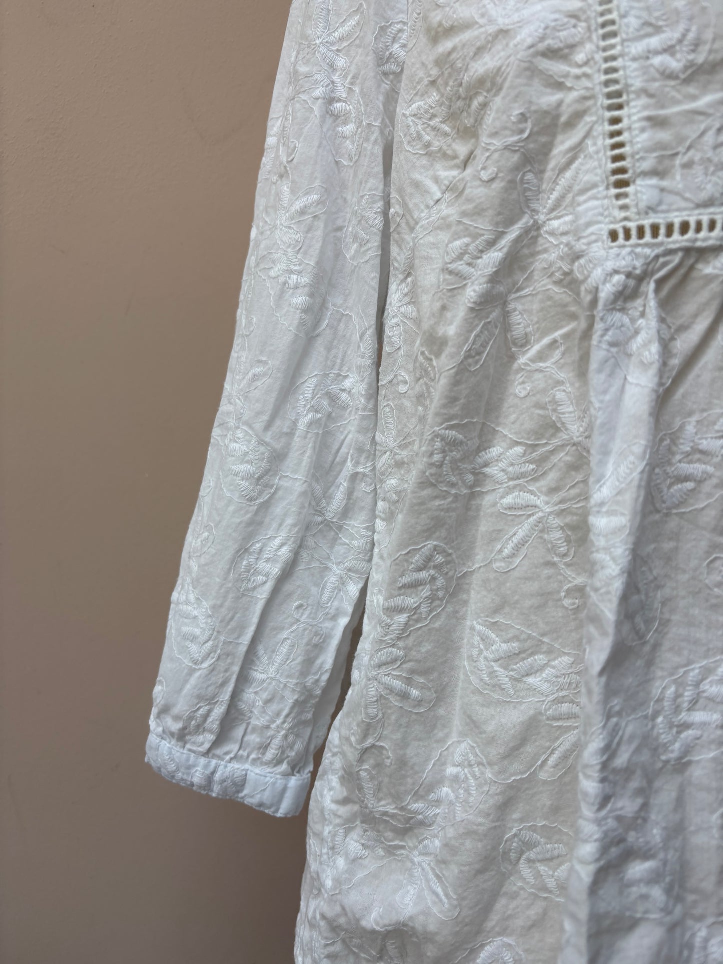 White embroidered 100% cotton blouse size 18