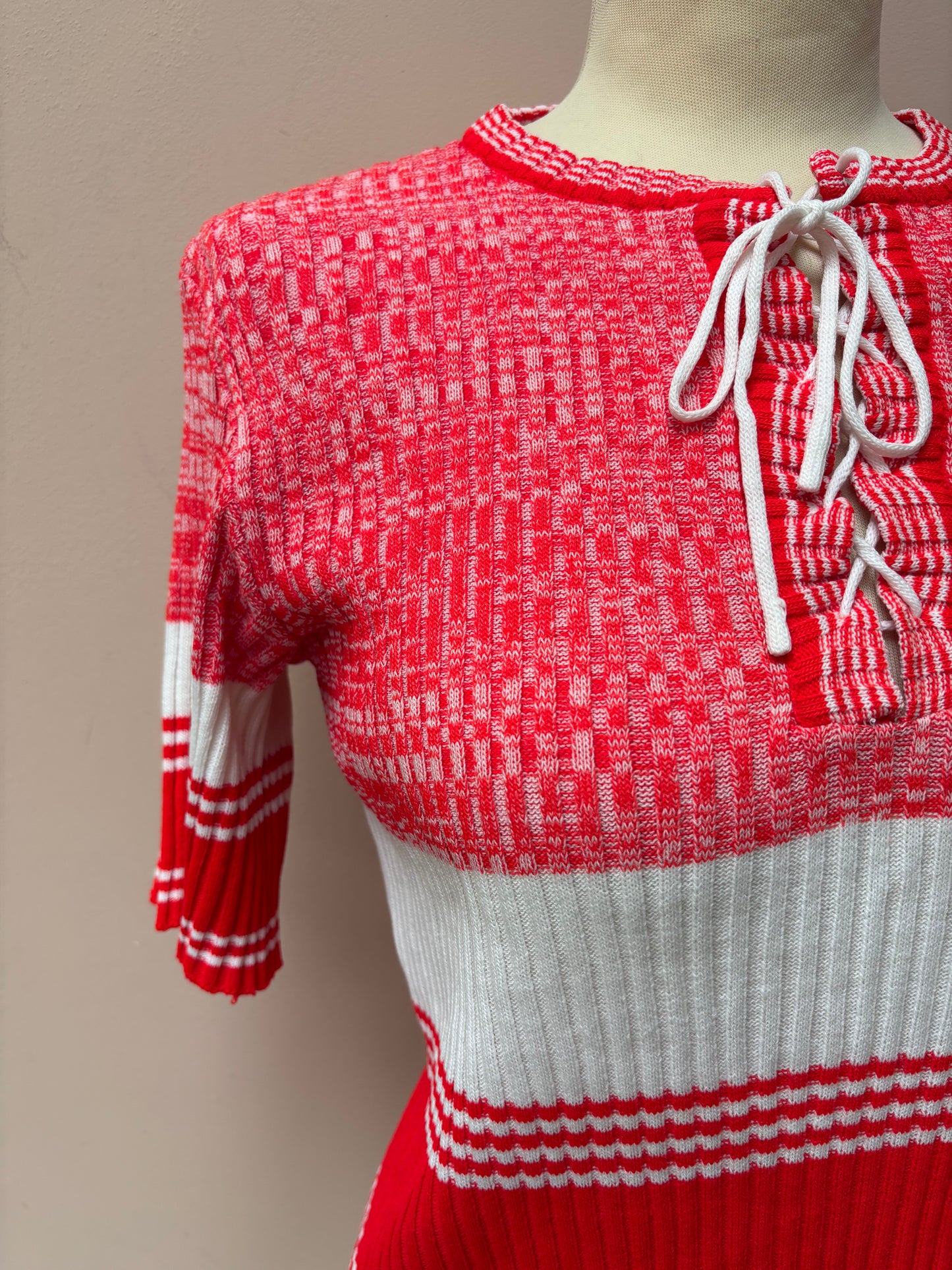 Vintage red white tie neck top size 10