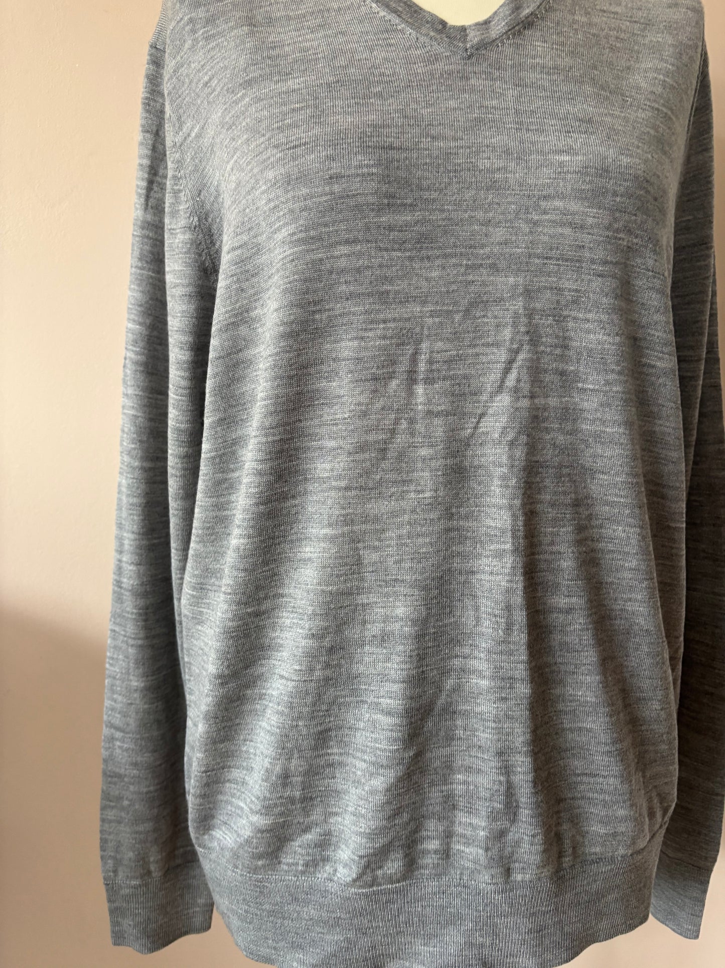 100% grey merino wool jumper size Medium