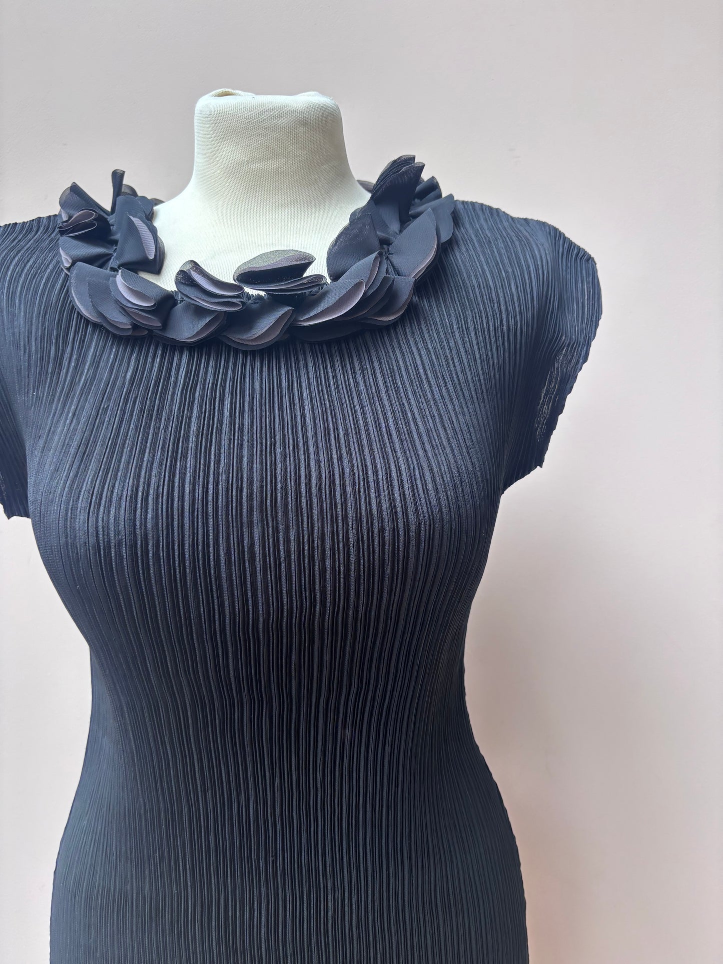 Vintage black pleated top size 10/12
