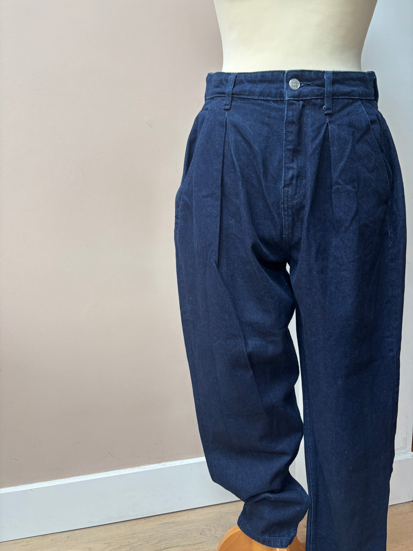 Dark blue fab shape 100% cotton jeans size 10