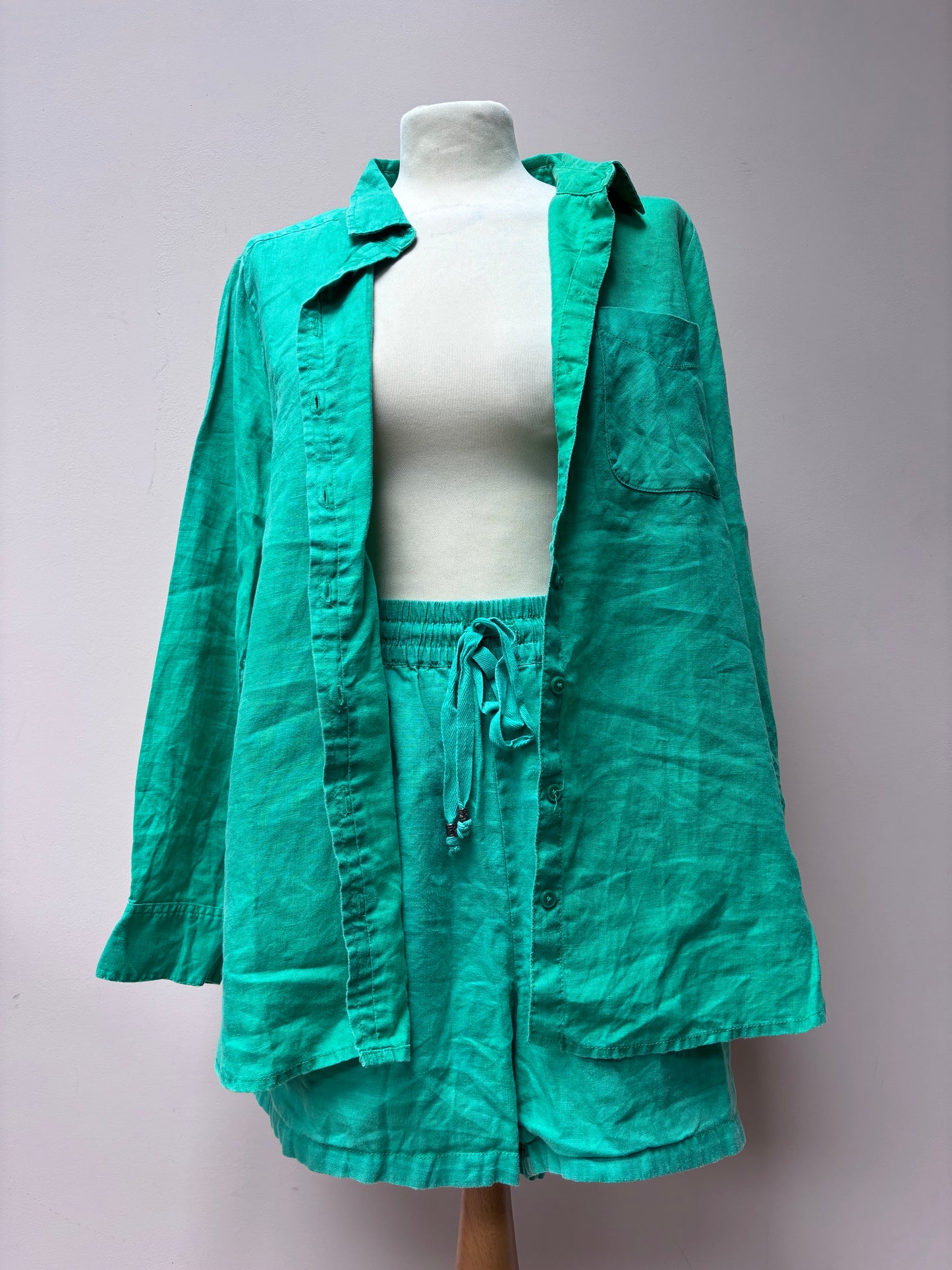 Green 100% linen shorts co ord size 16