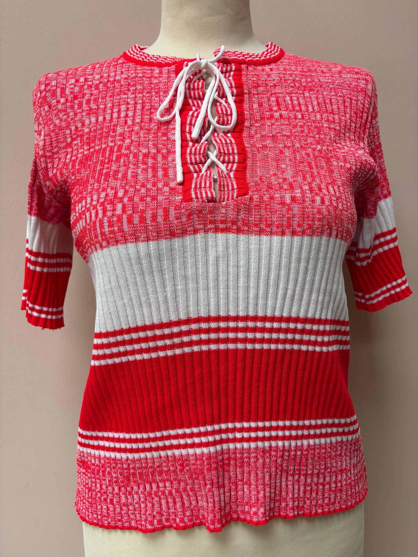 Vintage red white tie neck top size 10