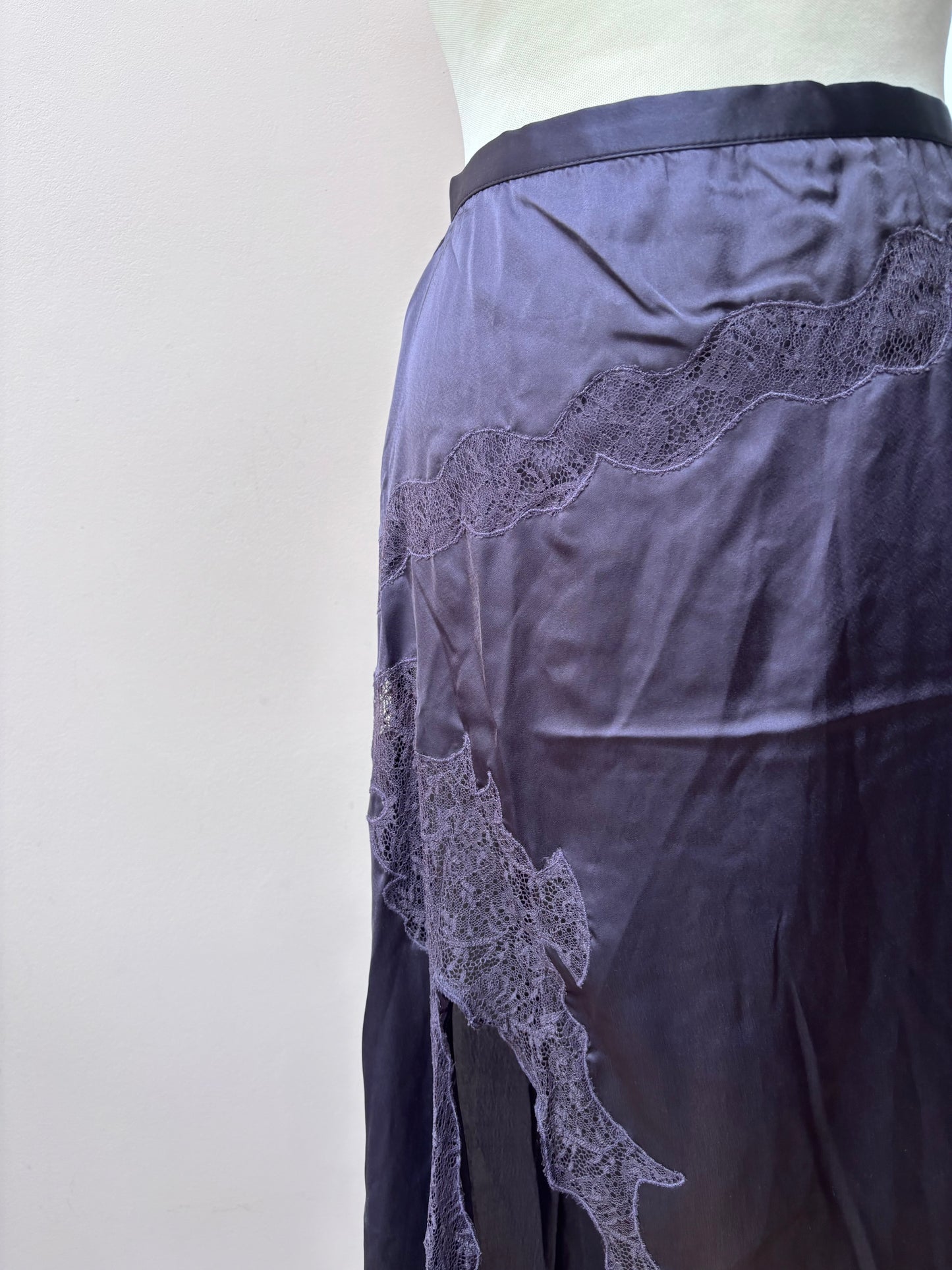 Dark purple lace satin skirt size 14 BNWT
