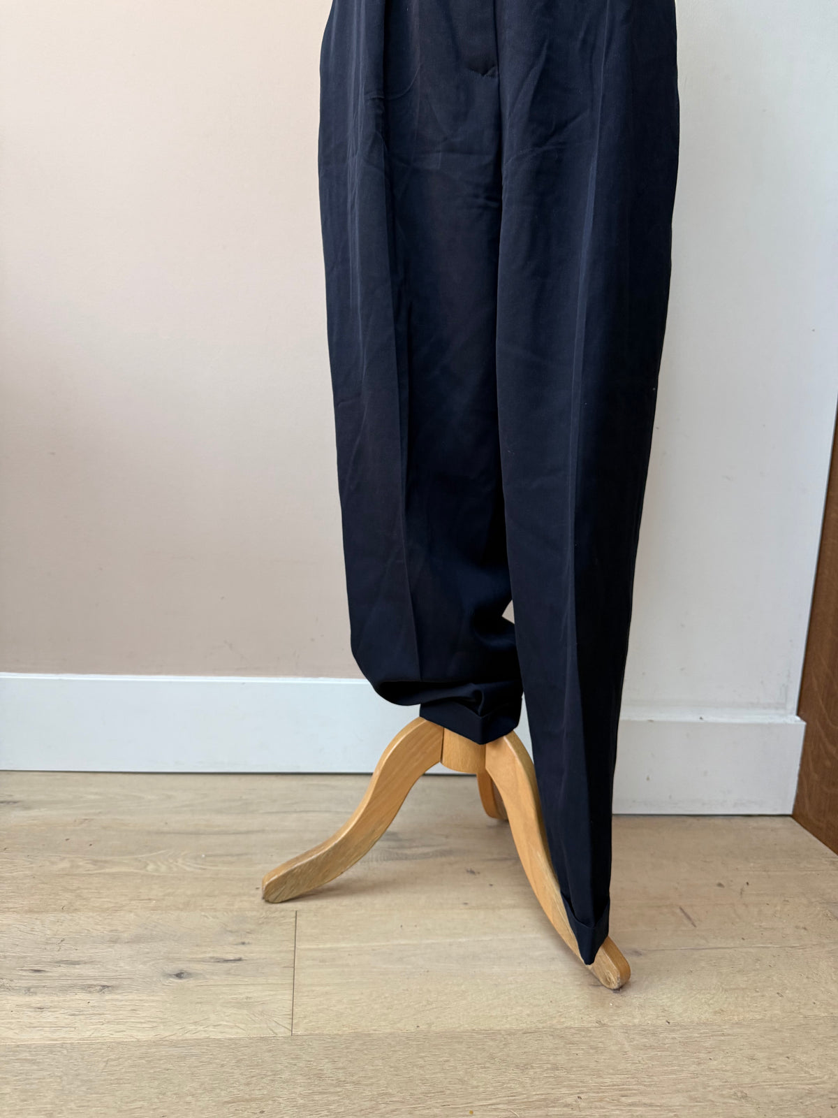 Vintage Nicole Farhi navy 100% wool trousers size 10/12