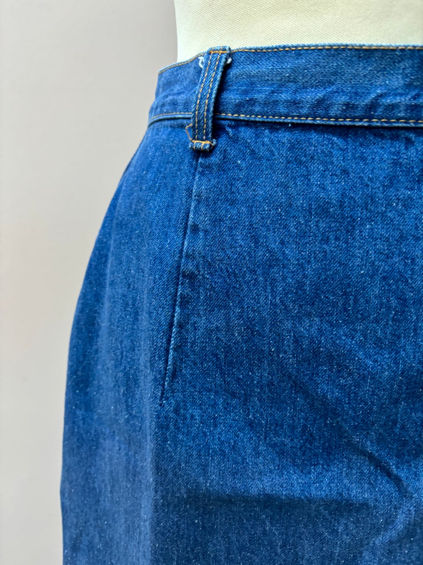 Vintage blue 100% cotton denim skirt size 10/12