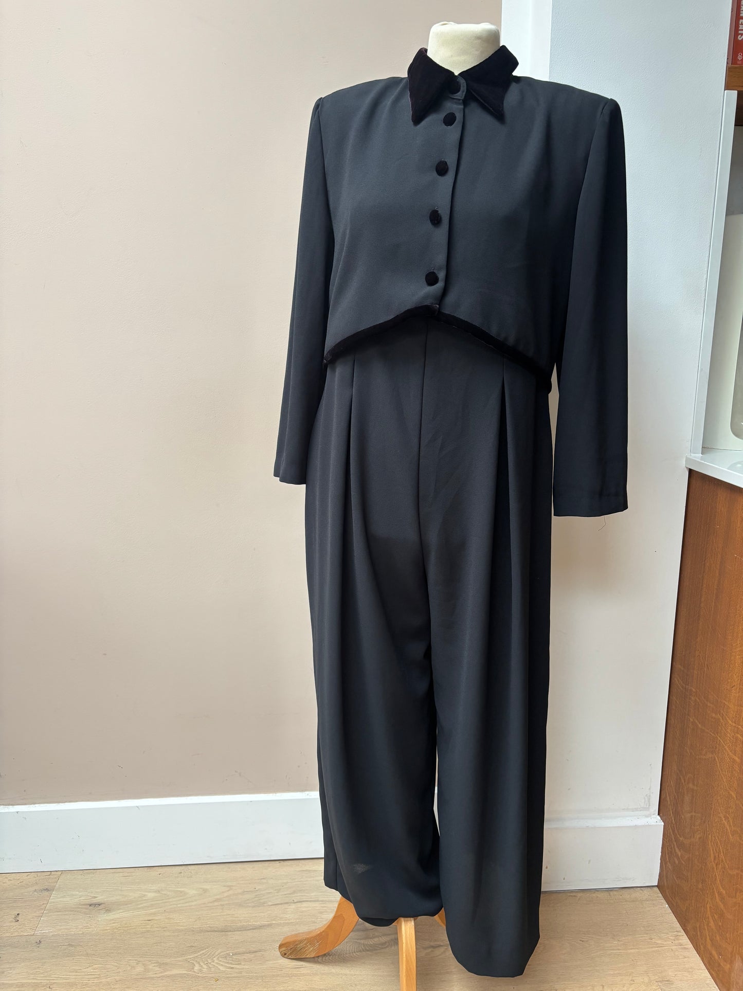 Vintage black velvet collar jumpsuit size 10