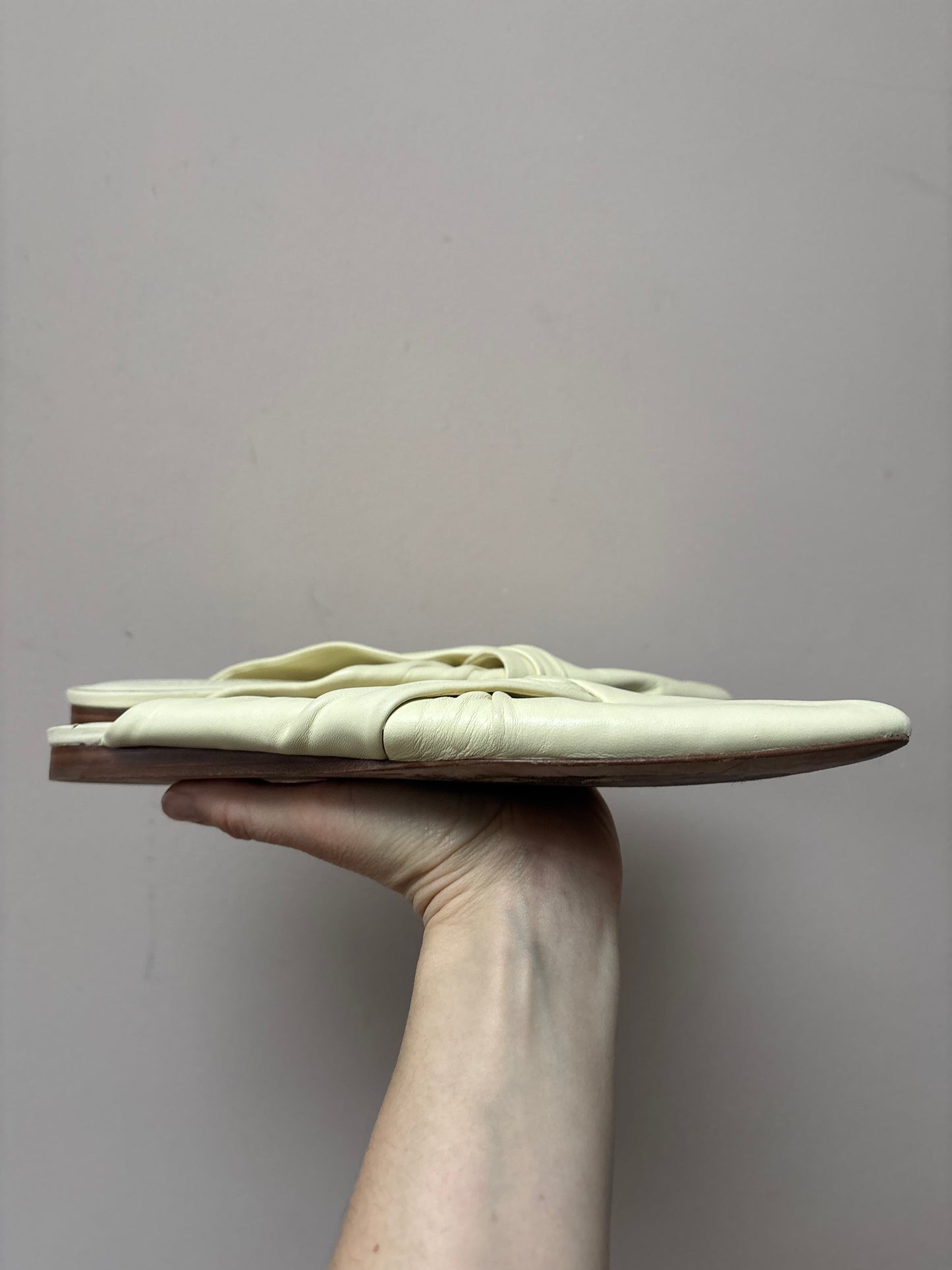 Vince cream leather shoes size UK5