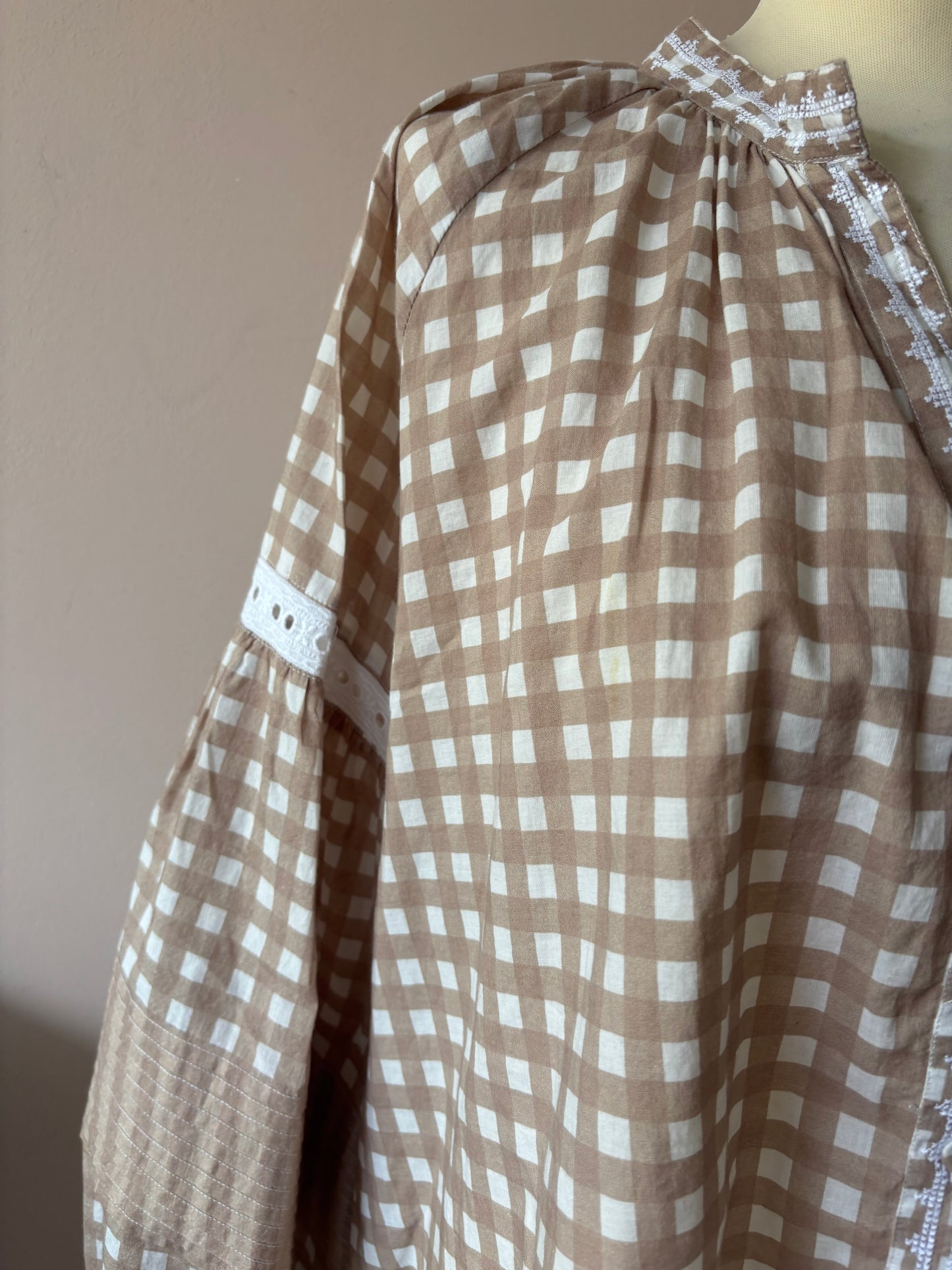 Beige white gingham puff sleeve 100% cotton blouse size 12/14