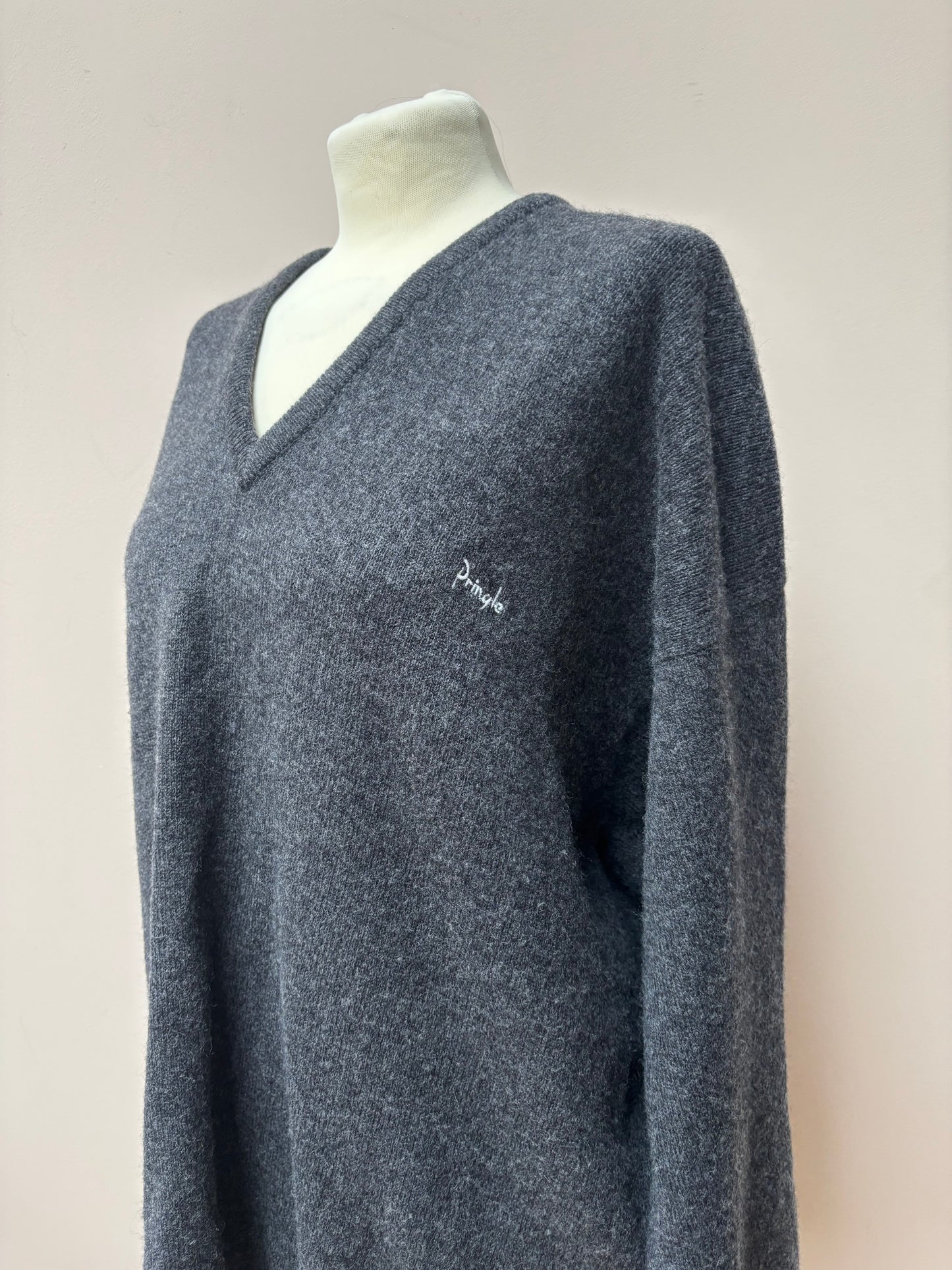 Vintage Pringle pure new wool jumper XL