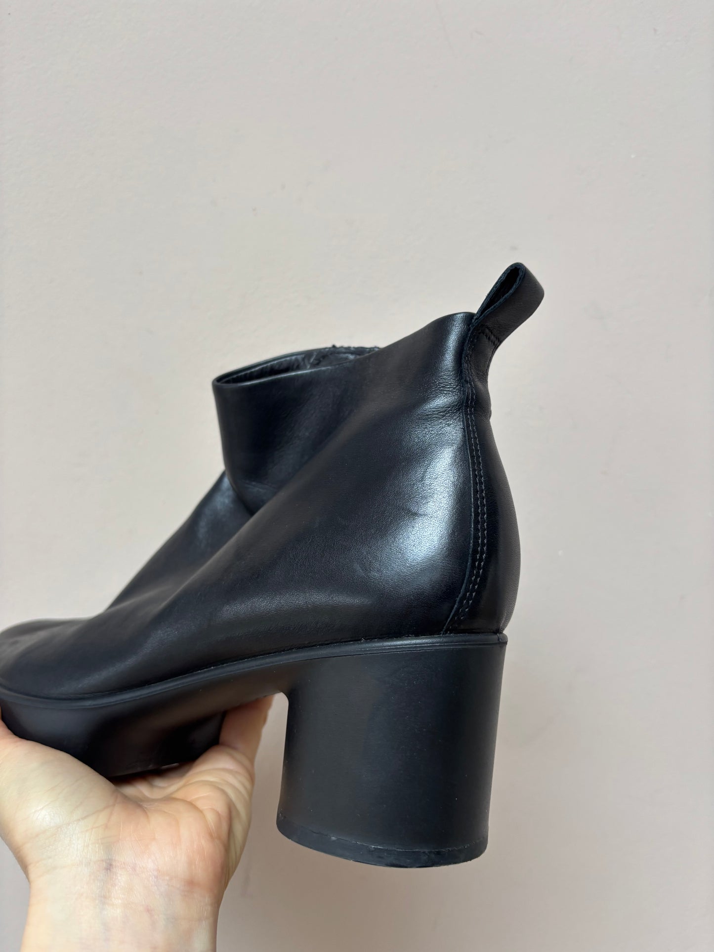 Soft black leather boots size 41 (UK8)