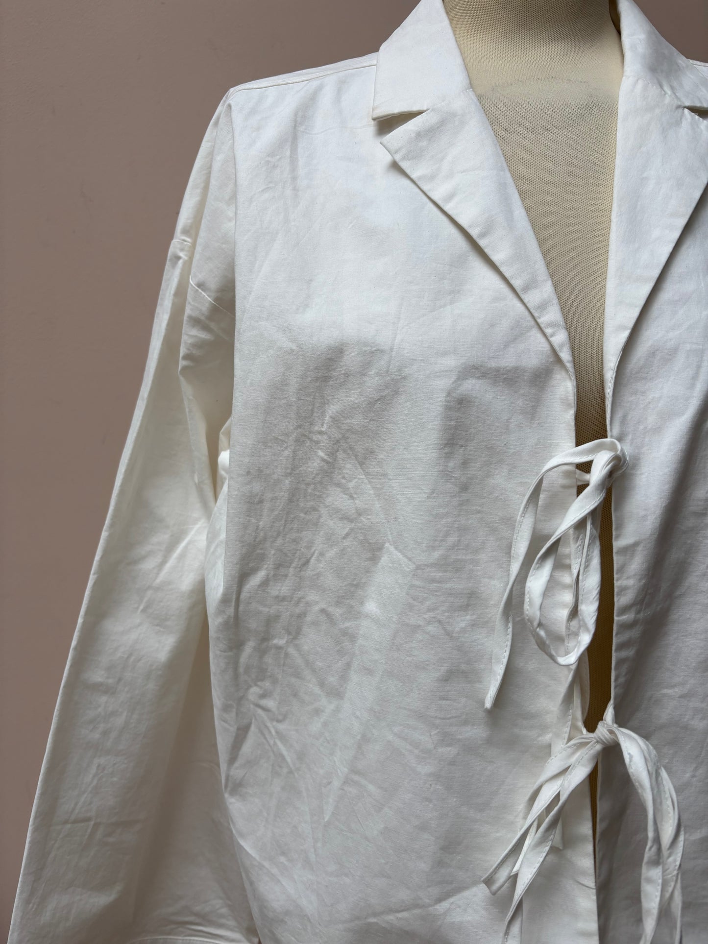 White front tie cotton shirt jacket size 12