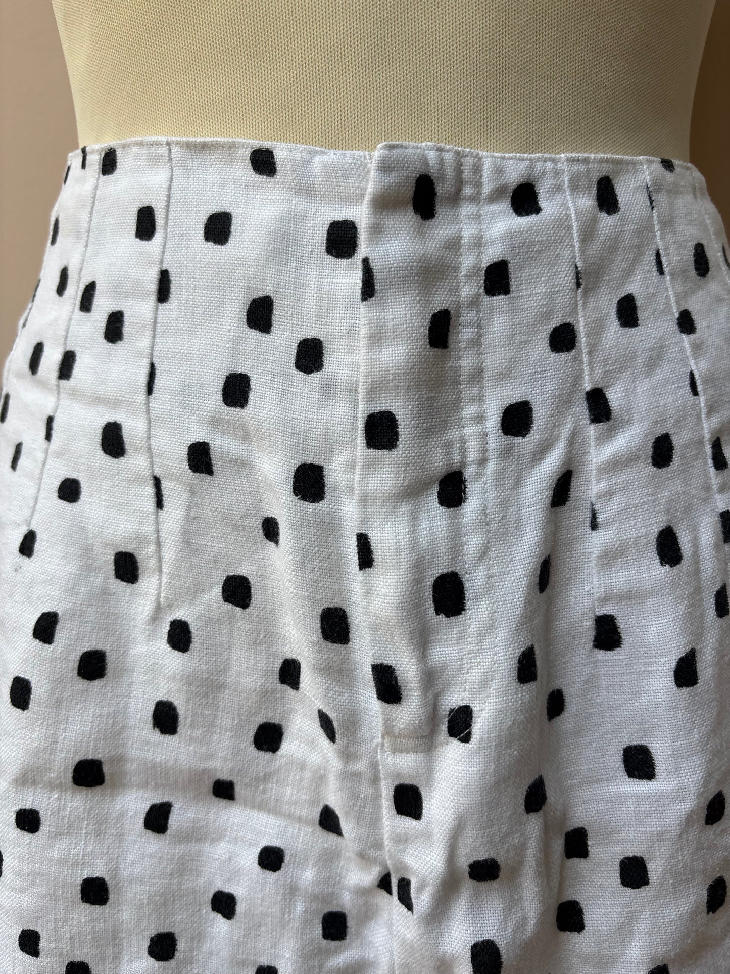 Polka dot 100% linen shorts size 12