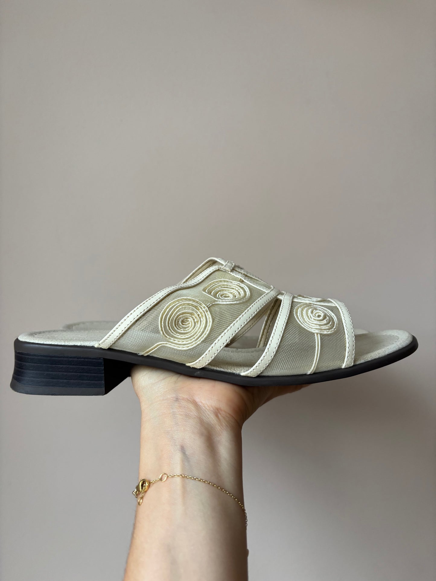 Vintage mesh shoes size UK5.5