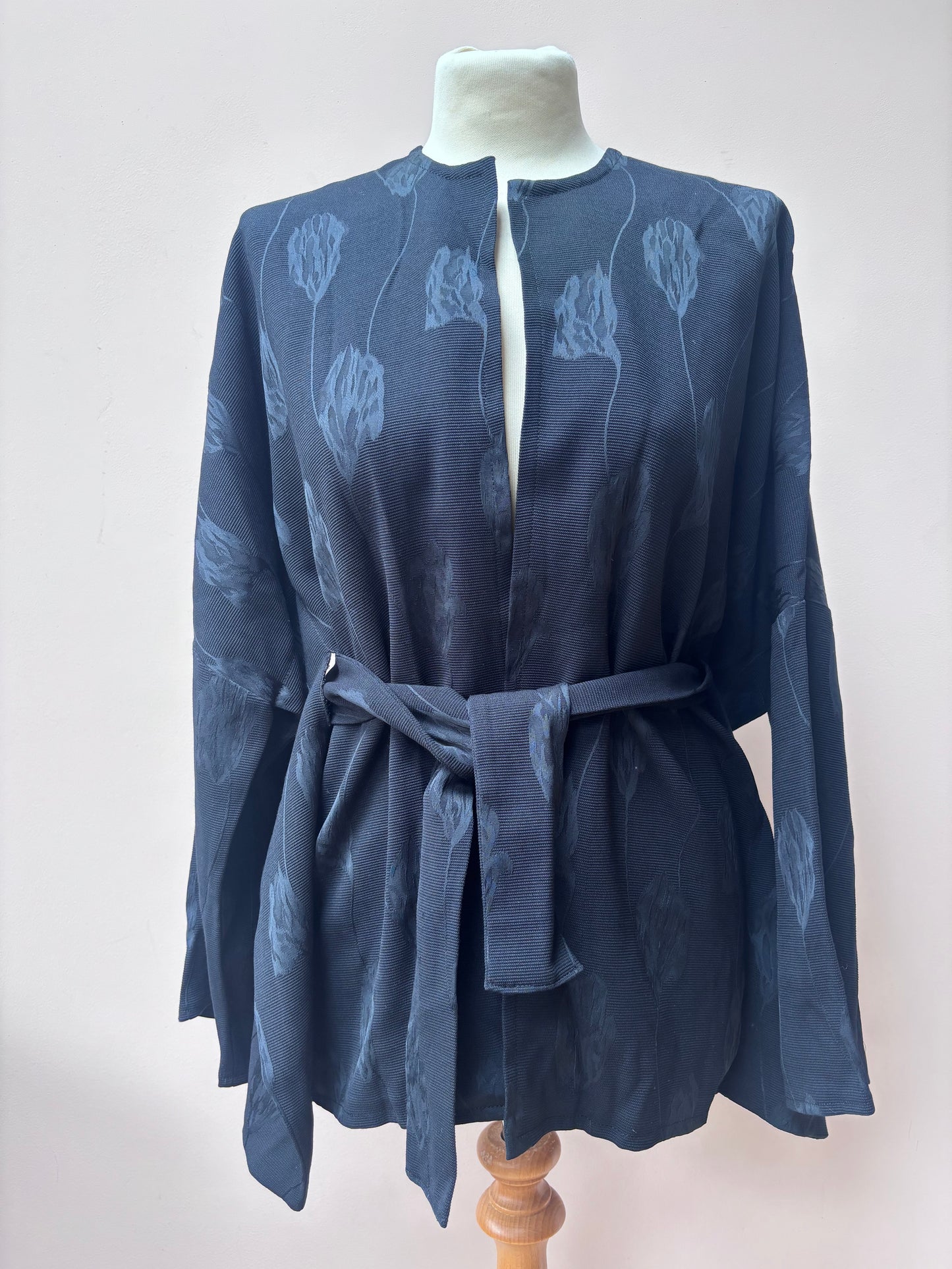 Vintage black embroidered top size 8/10